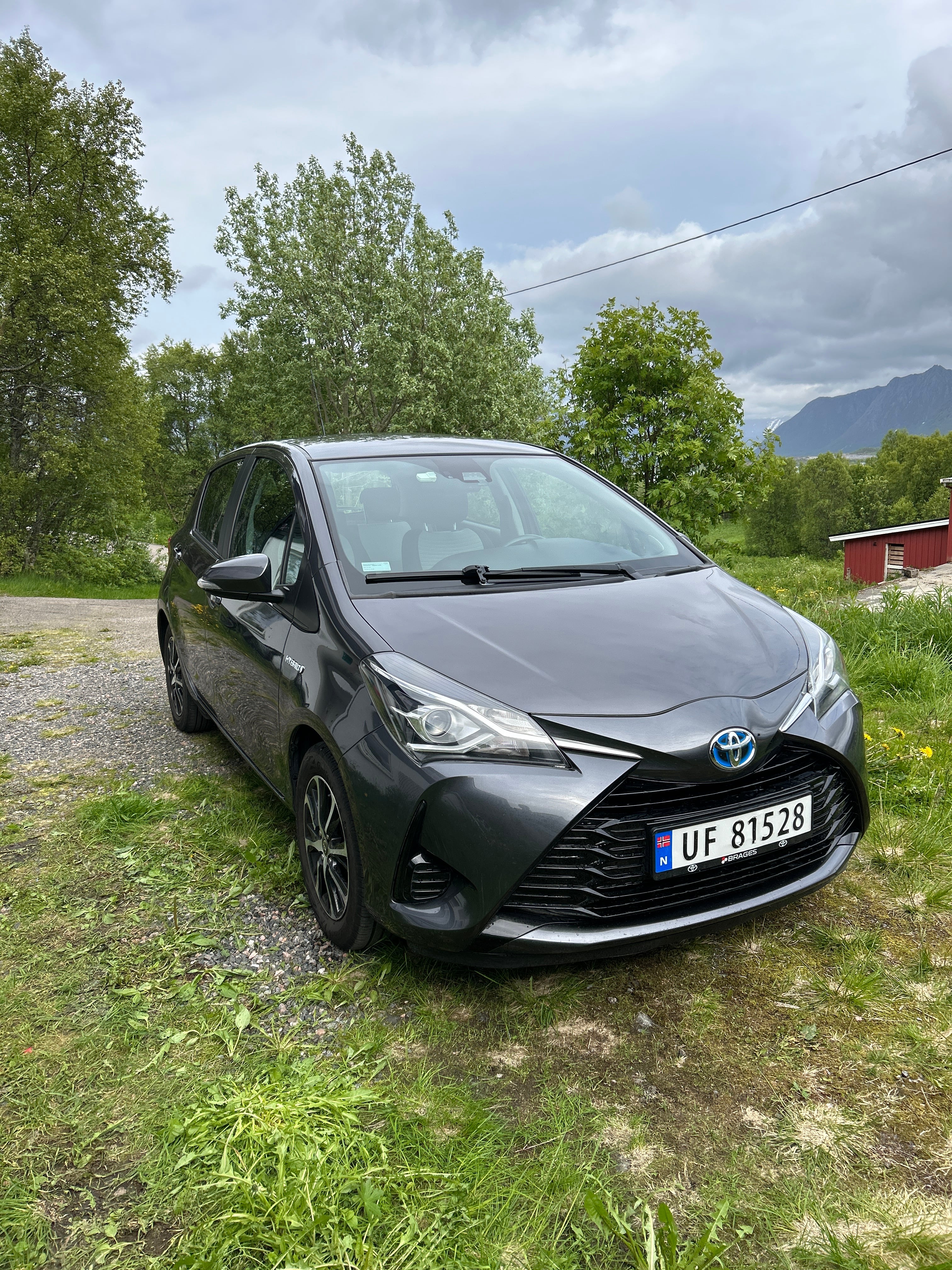 Toyota Yaris Hybrid, 2018, Blyfri 98 / Elektrisk (hybrid), automatisk