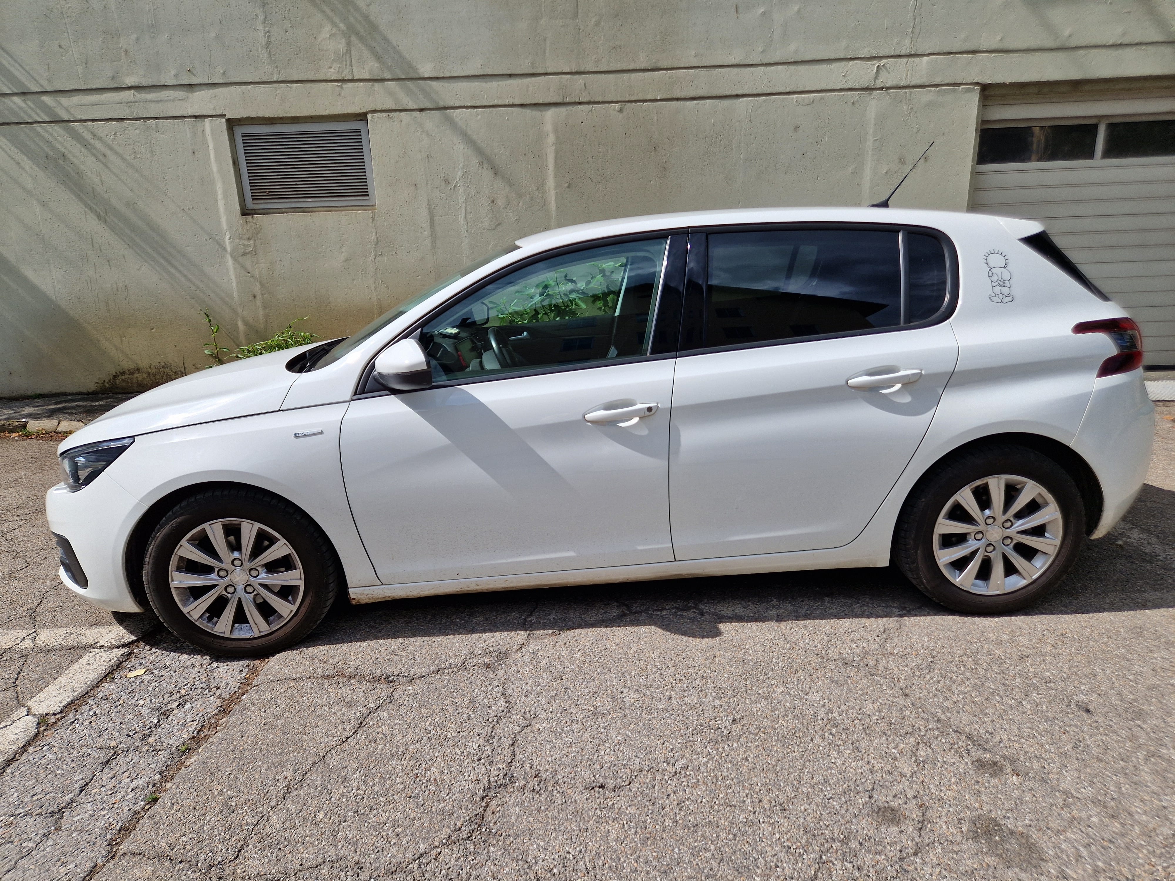 Peugeot 308 1.2 PureTech 110 Style S&S WEISS mit Klimaanlage