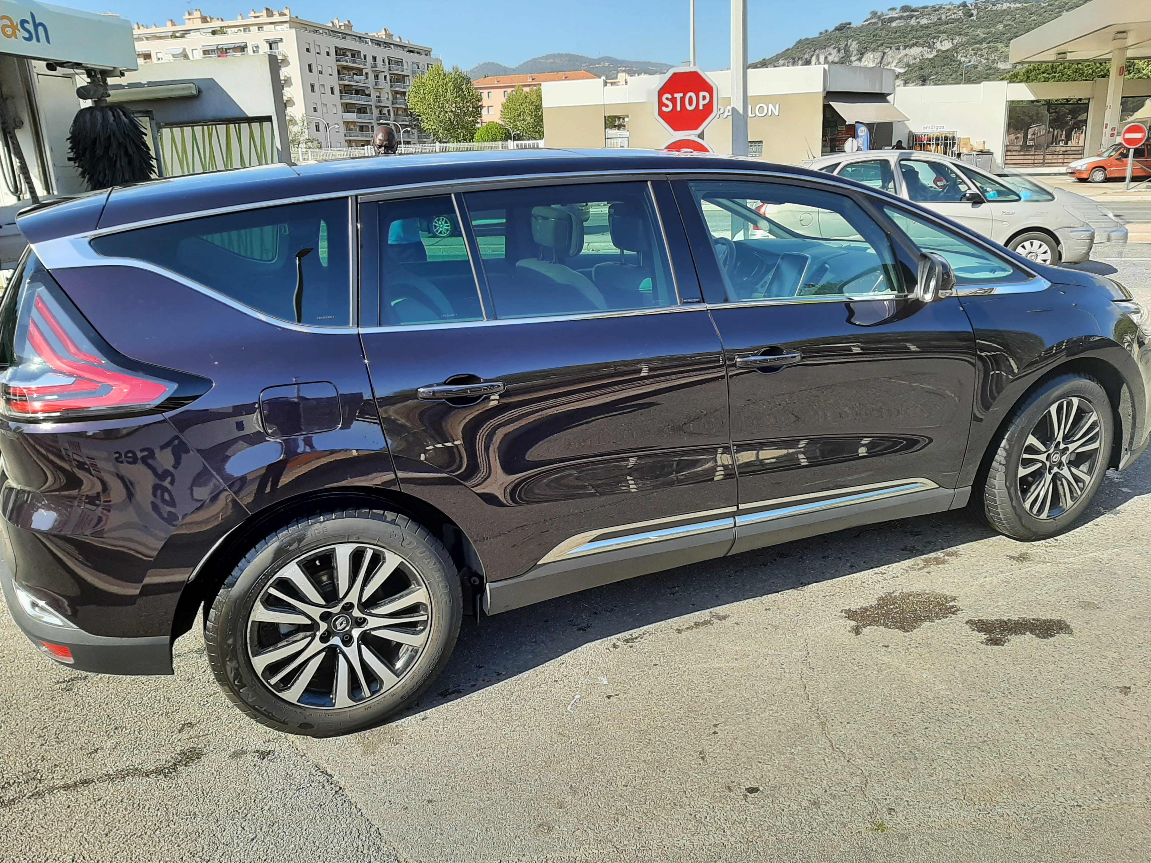Renault Espace mit Navigationsgerät