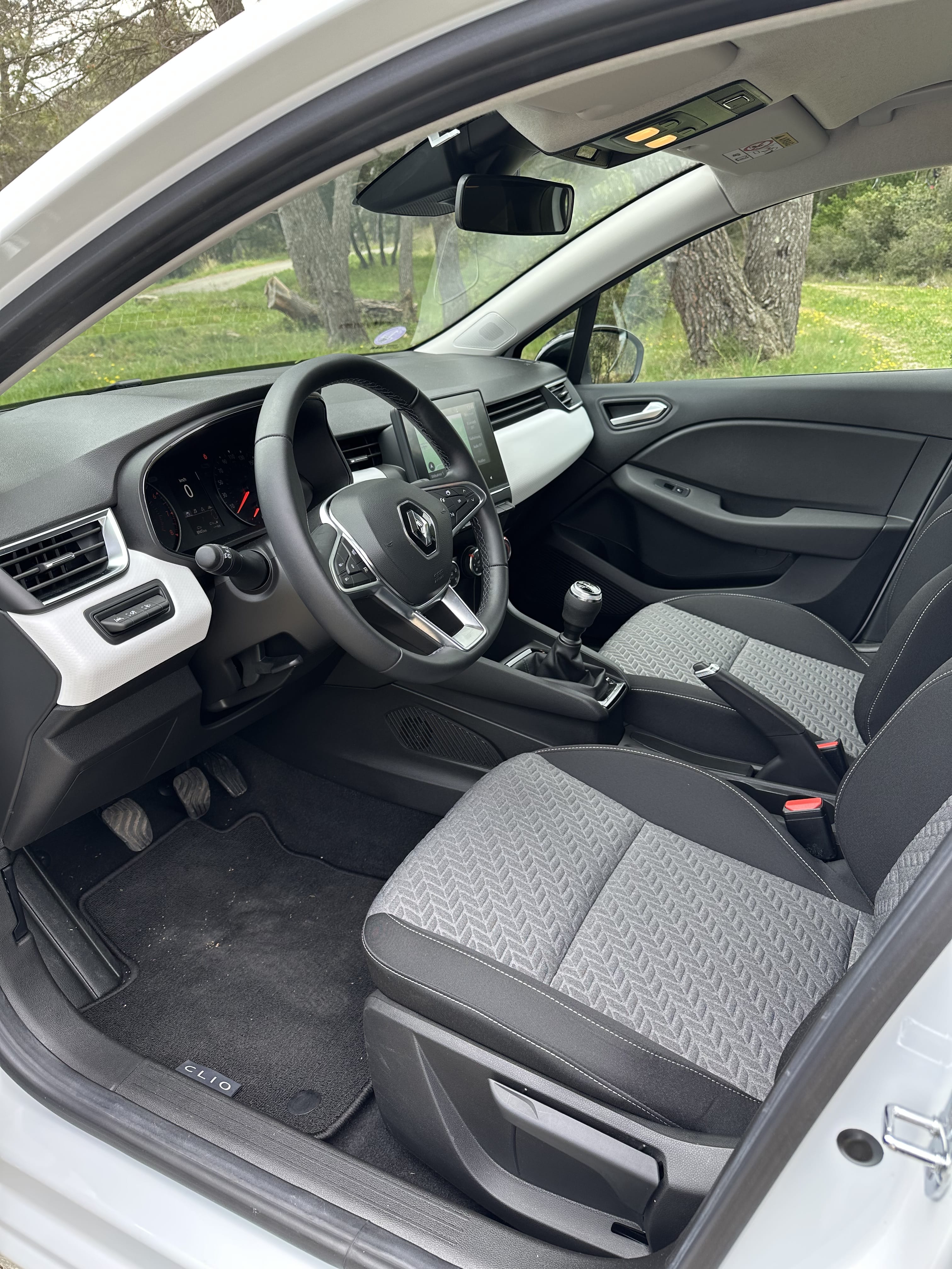 Renault Clio avec Siège bébé