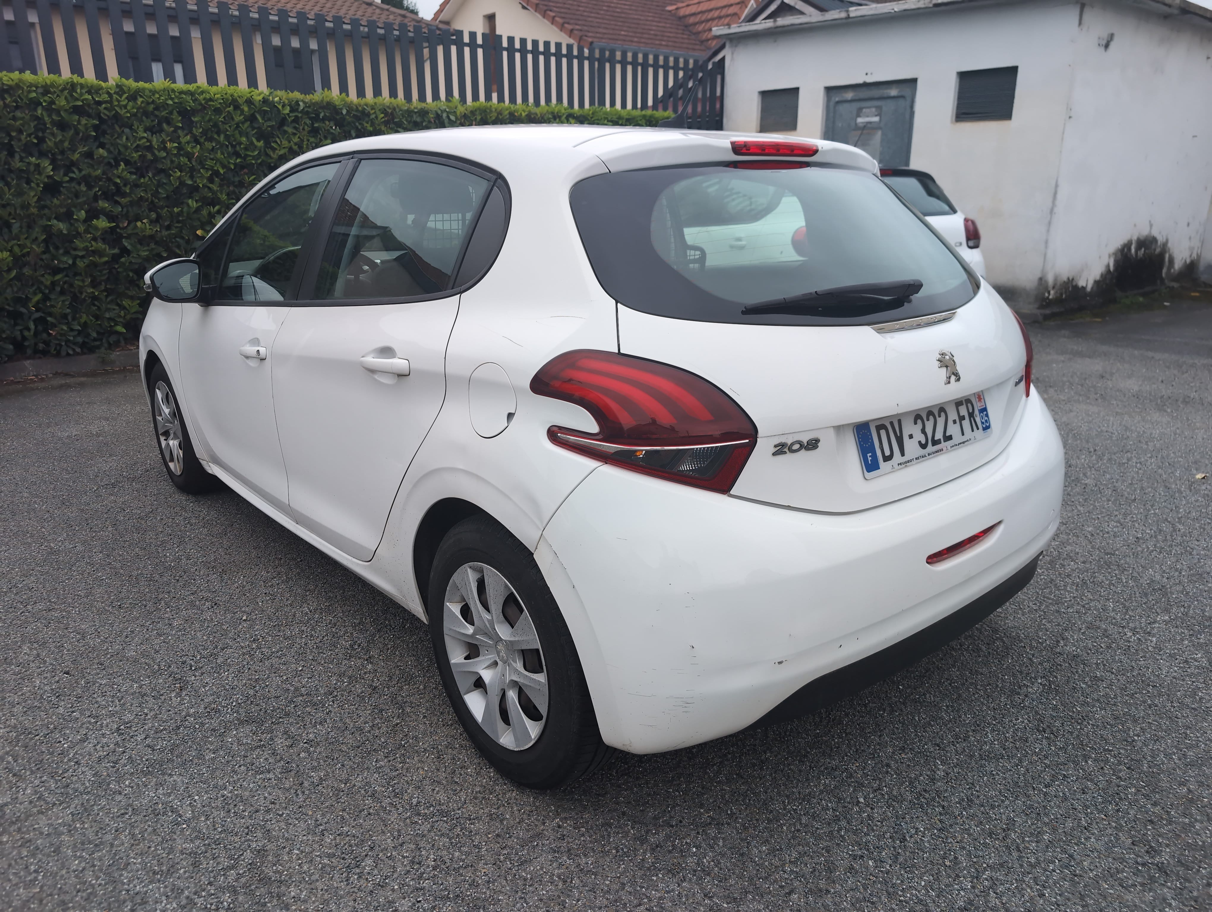 Peugeot 208 Société 1.6 HDI 75CV coffre XXL avec Régulateur de vitesse
