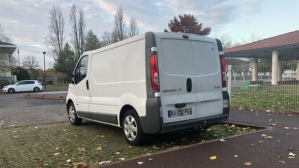 Renault Trafic (Réf BJ292) phase 2 / 115 cv Pessac / Canéjan avec Siège bébé
