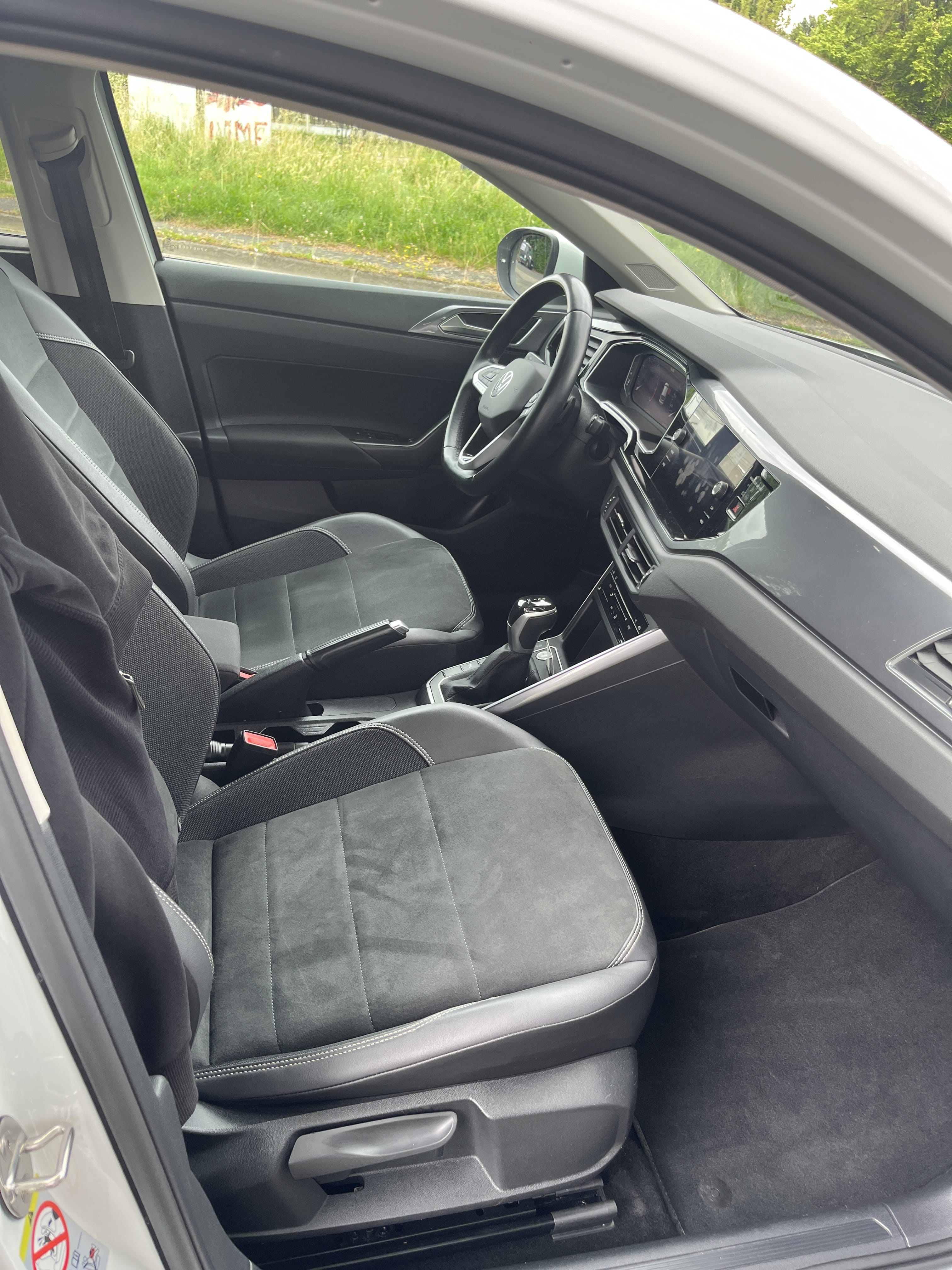 Volkswagen Taigo SUV boîte auto avec Siège bébé