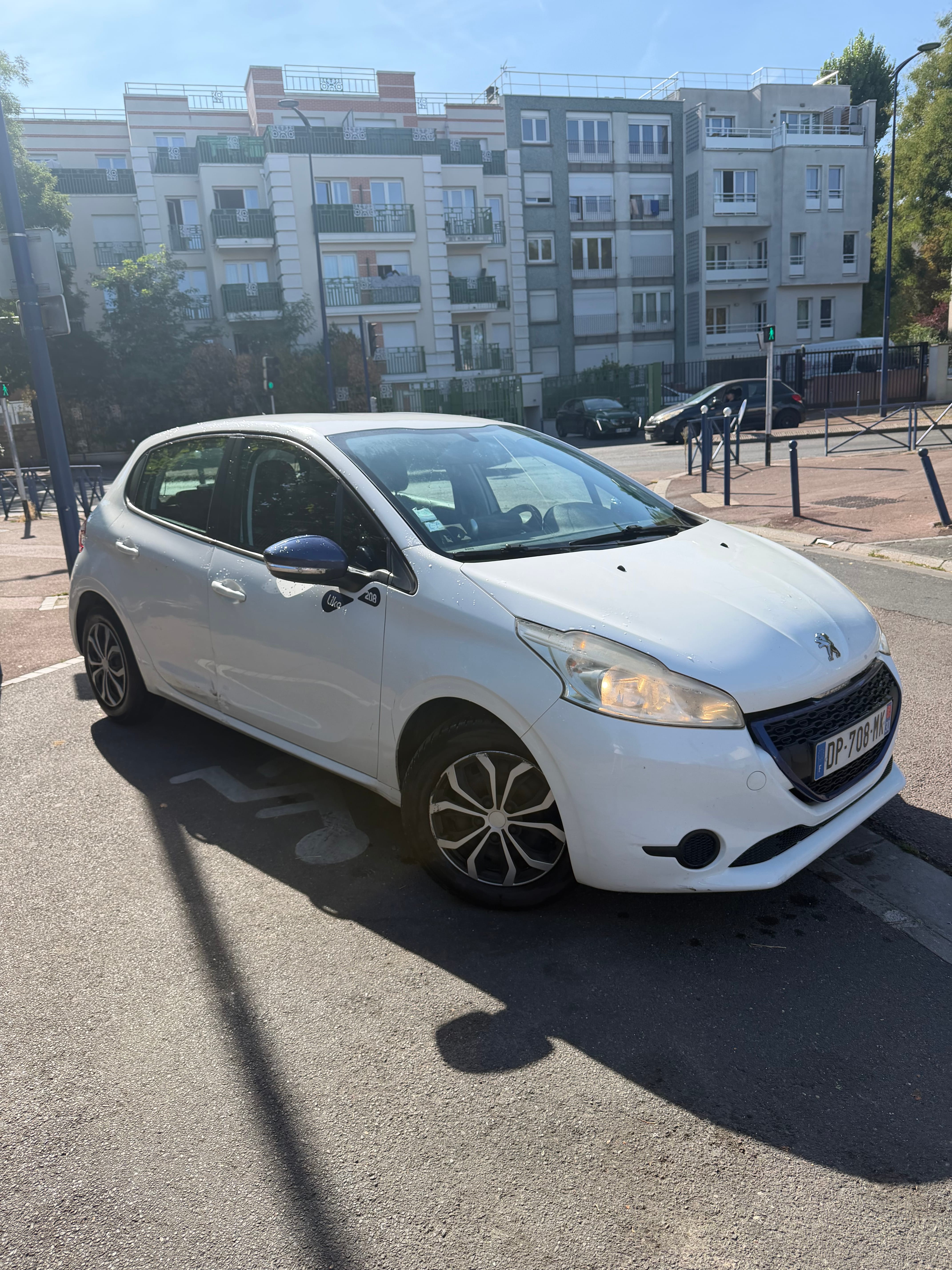Peugeot 208 avec Apple CarPlay