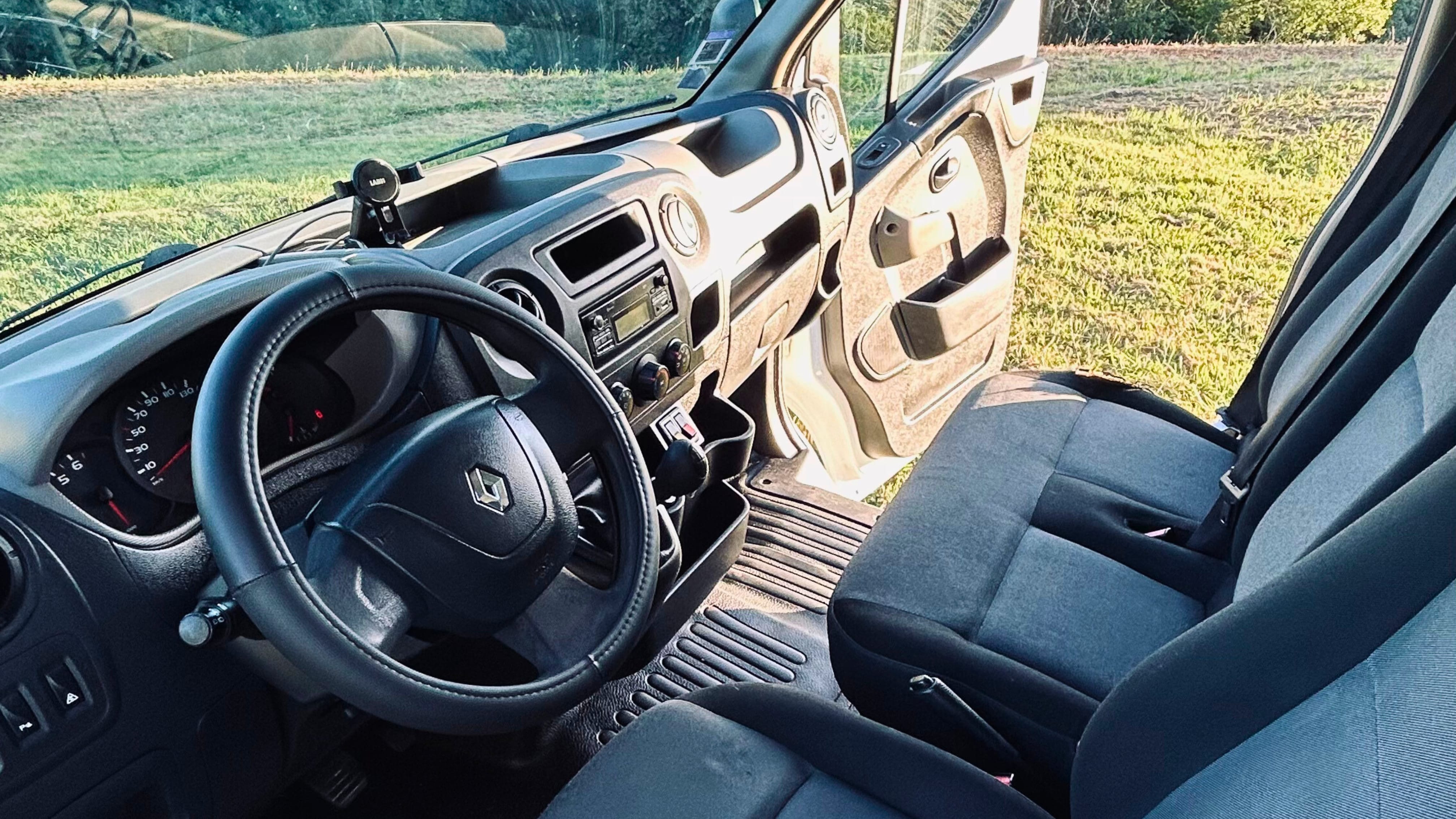 Renault Master Propulsion 2.3 dCi Grand volume (13 m³) avec Entrée audio / iPod