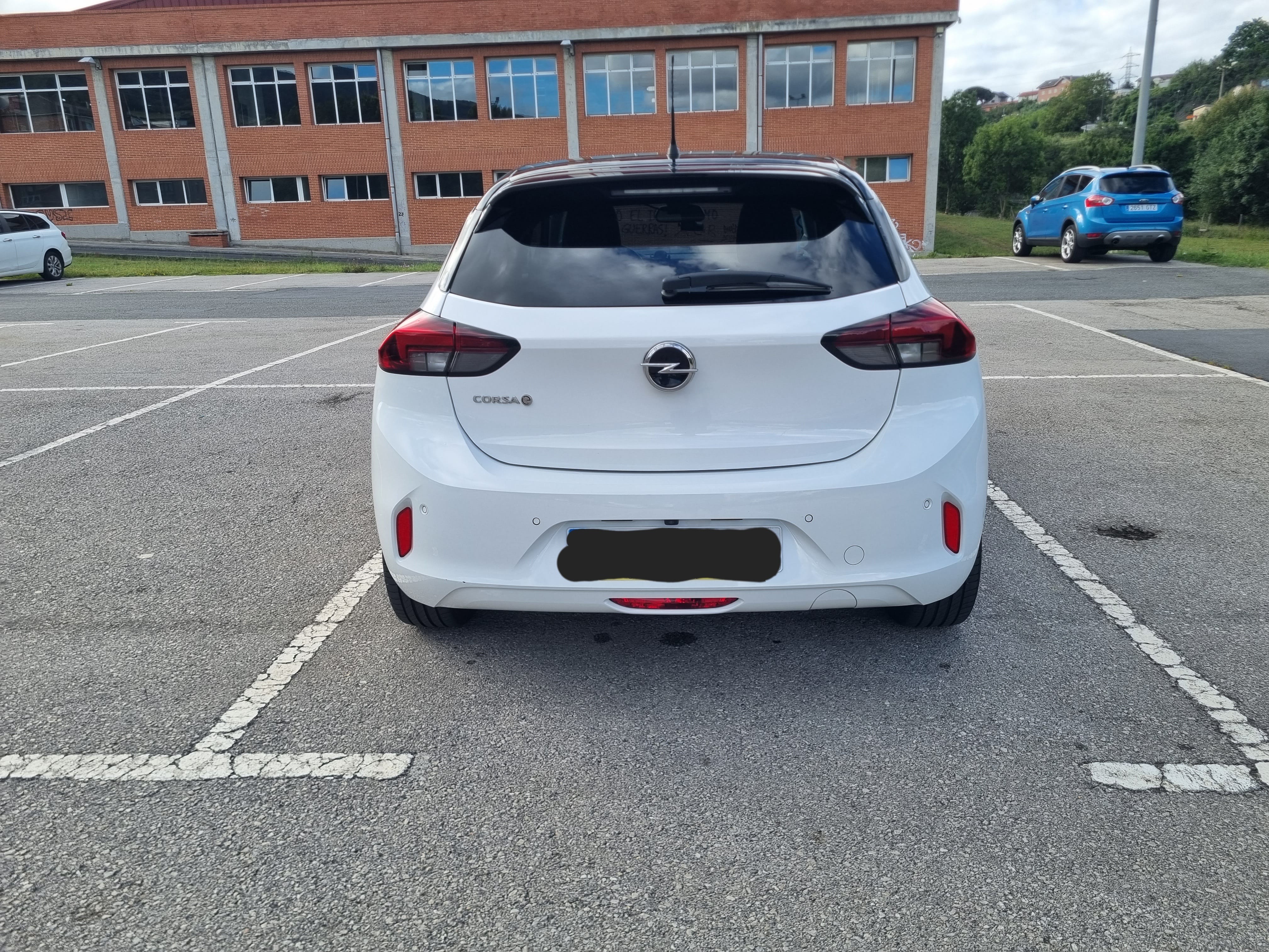 Opel Corsa-E 136 CV con GPS