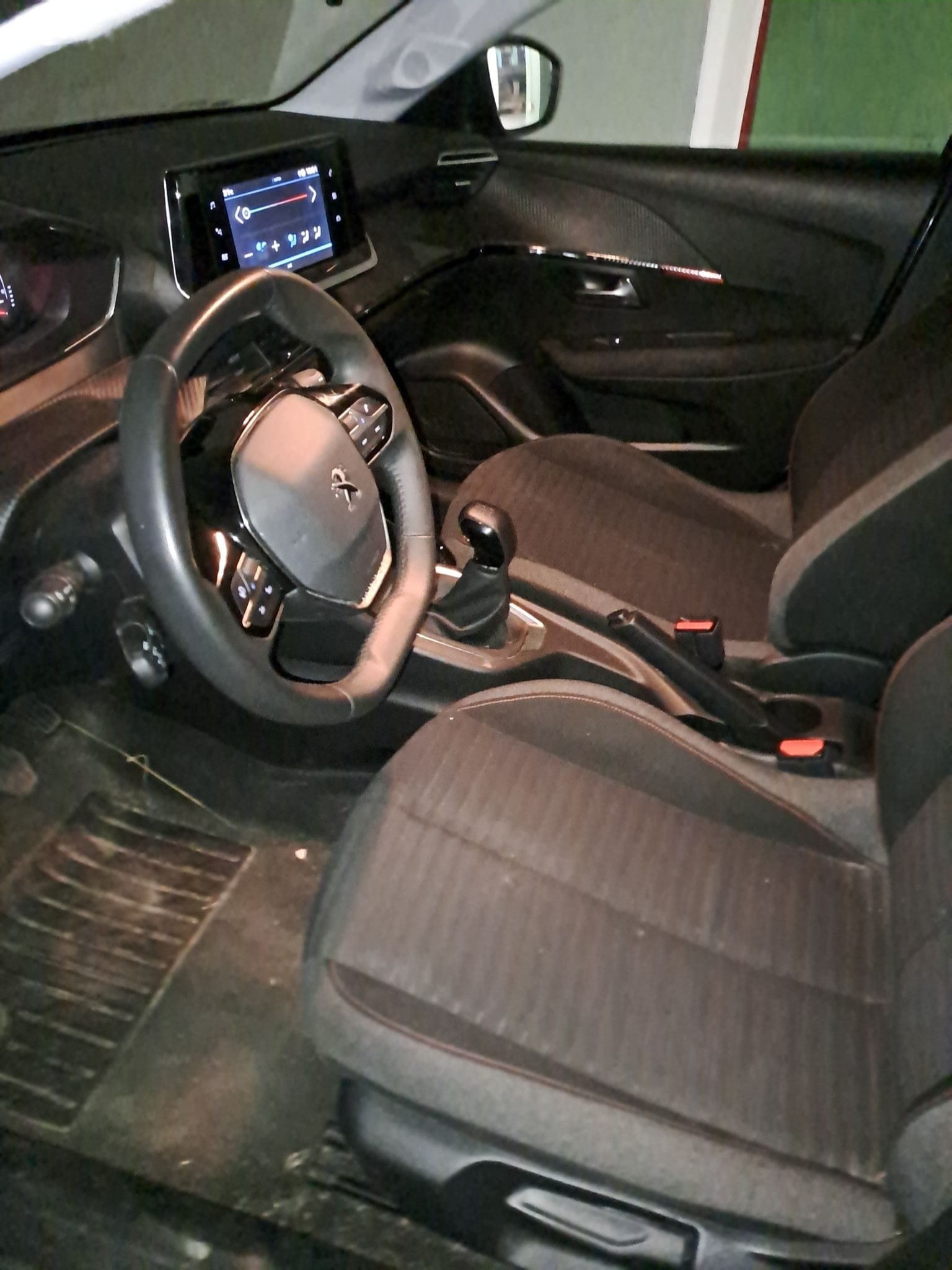 Peugeot 208 con Control de velocidad