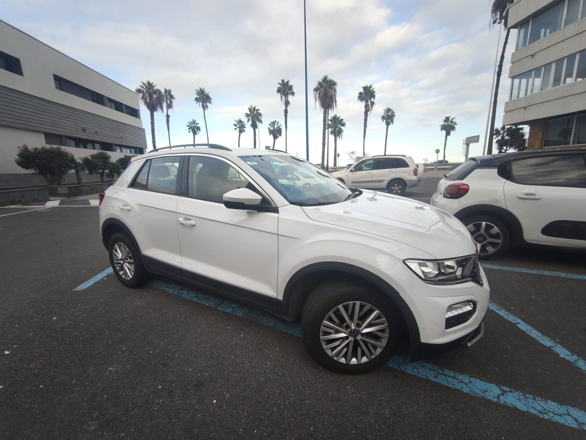 Volkswagen T-Roc con Aire acondicionado