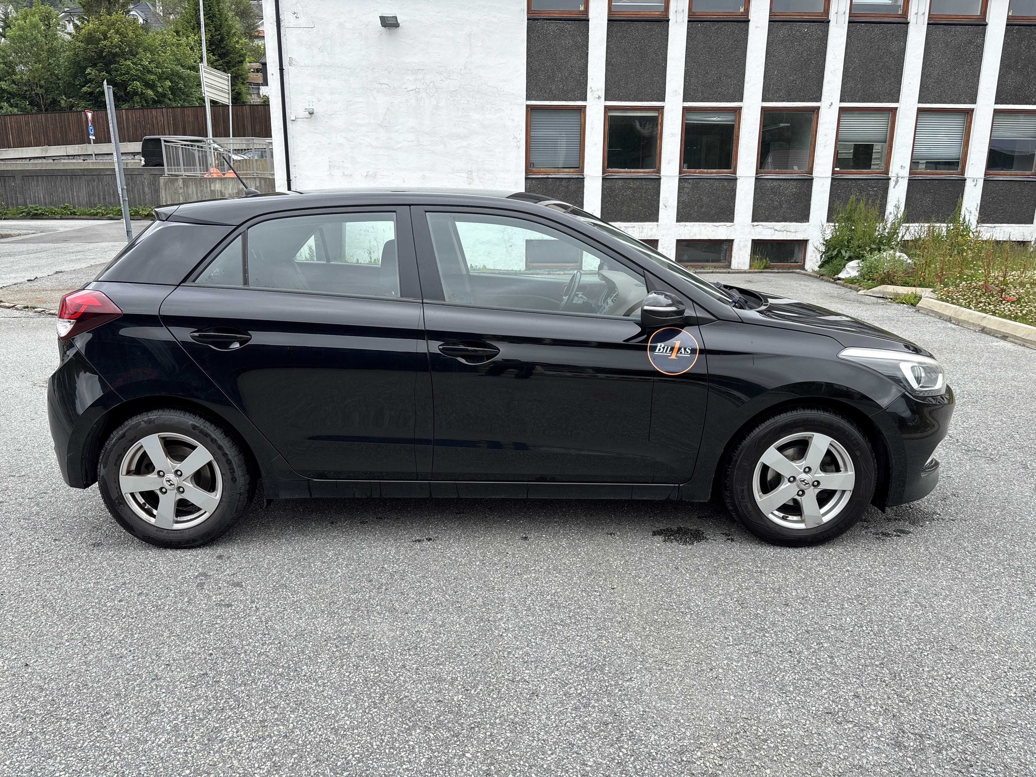 Hyundai i20 Sort 5 seter med Aircondition