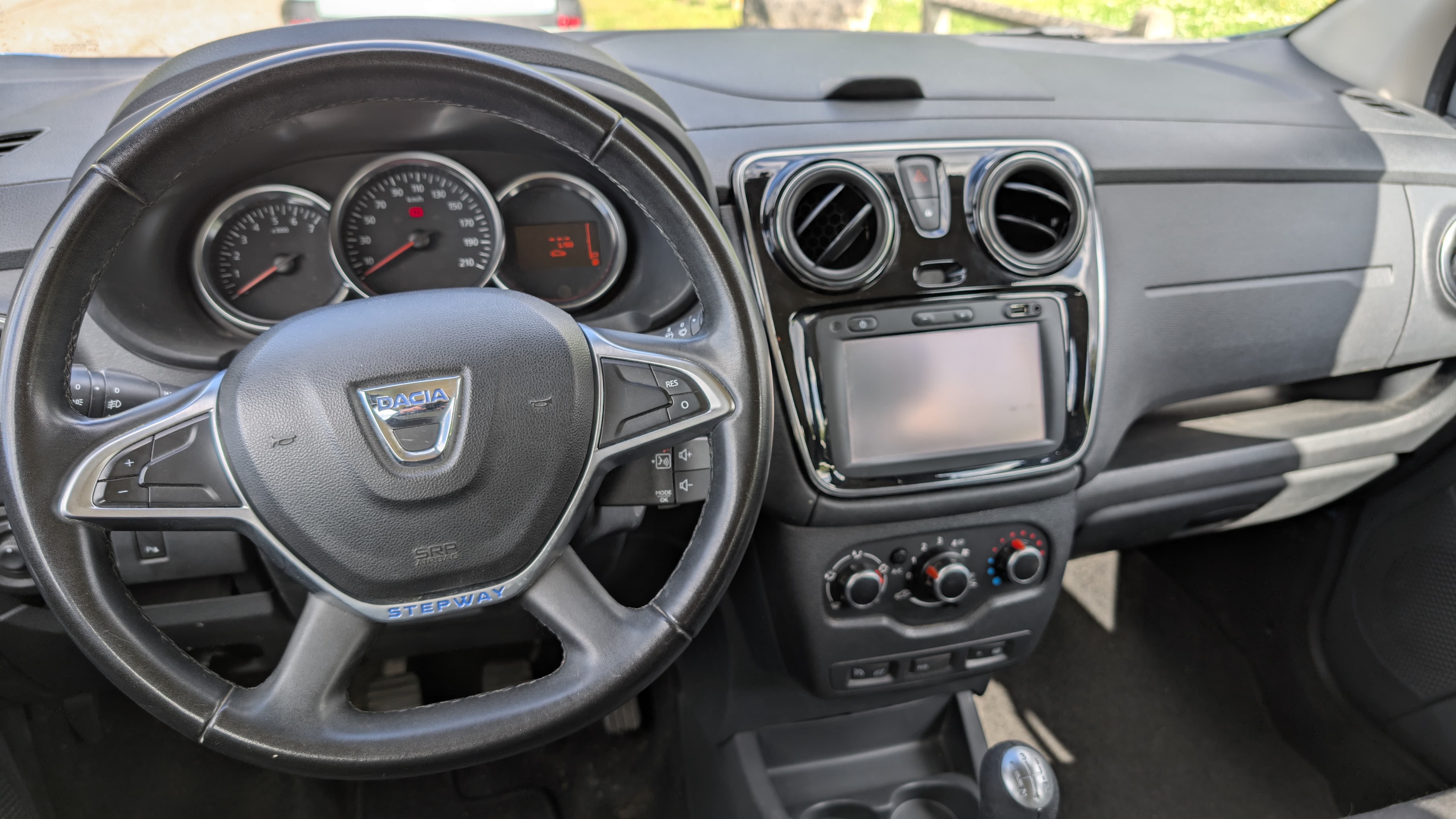Dacia Lodgy EL66 avec Audio Bluetooth