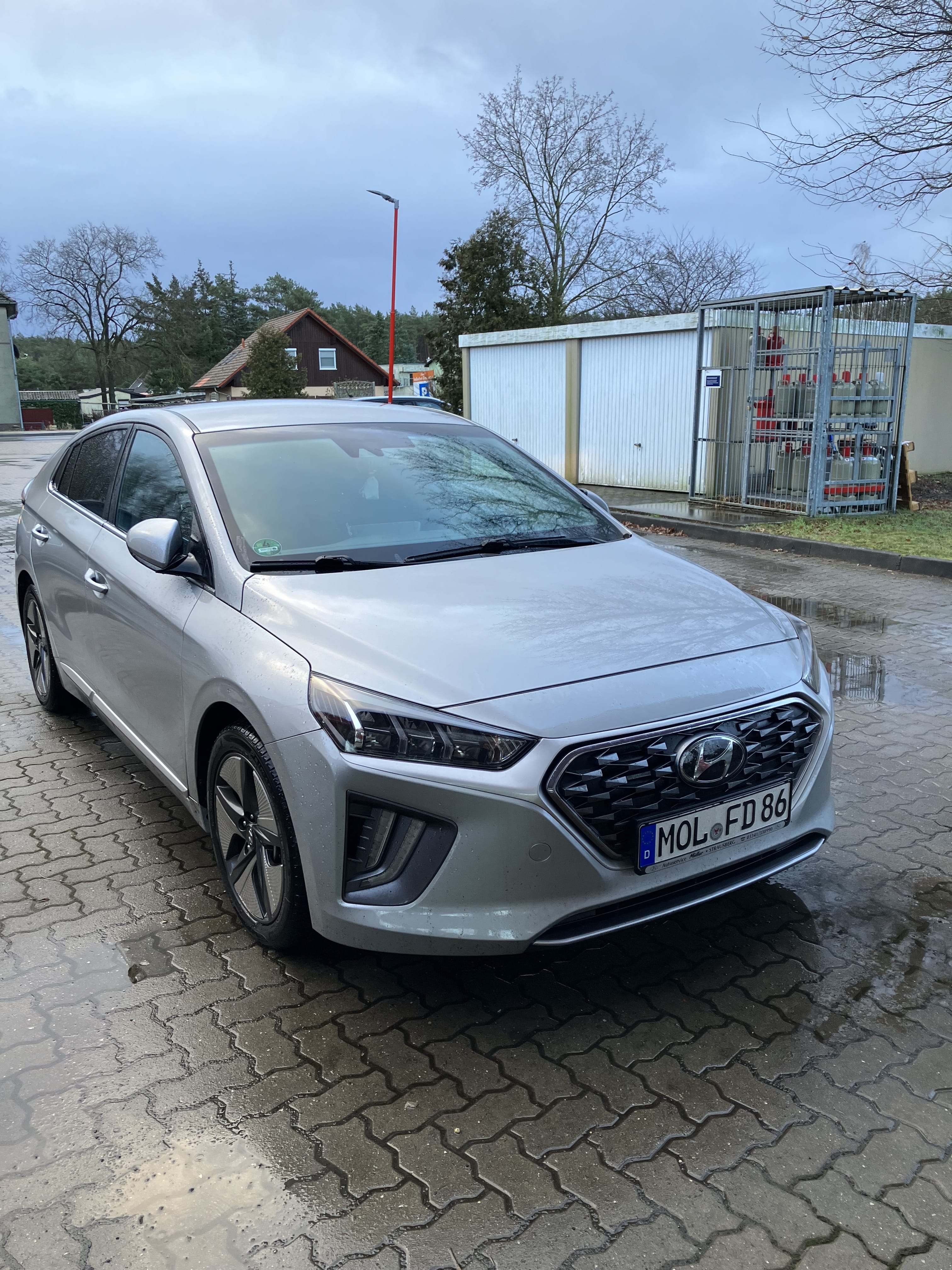Hyundai Ioniq, 2020, Super 95 / Électrique (hybride), automatique