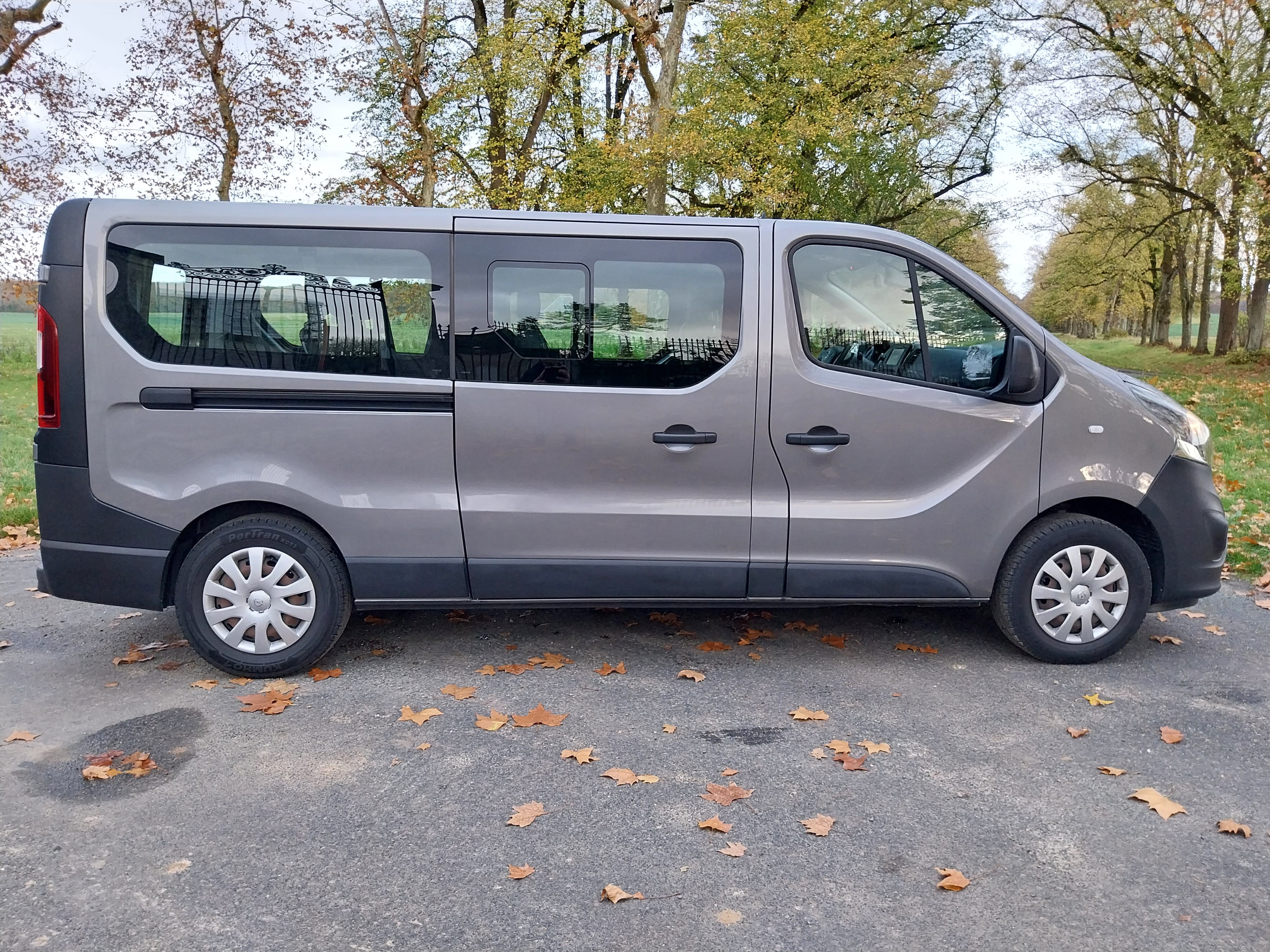 Opel Vivaro Combi avec Caméra de recul