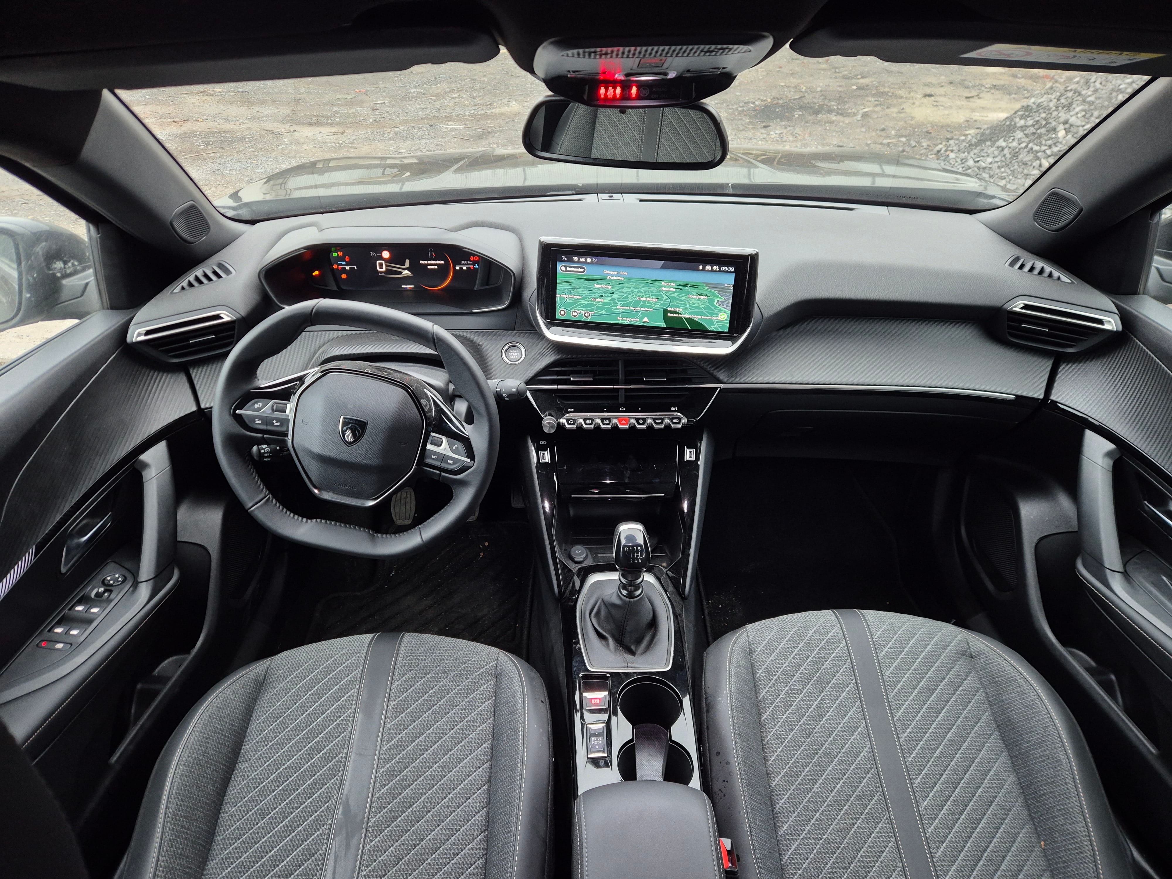 Peugeot 2008 avec GPS