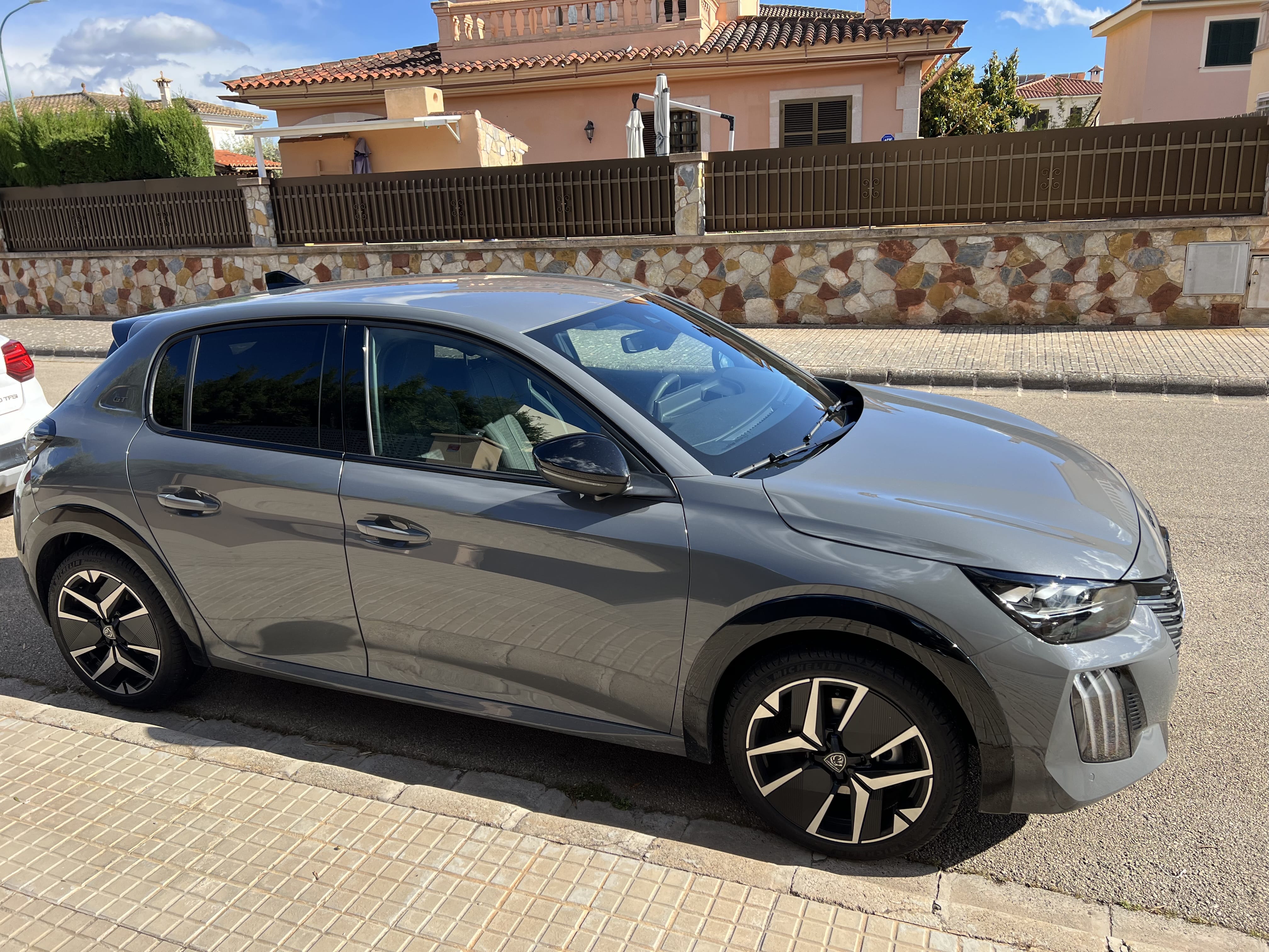 Peugeot 208 GT Line med Aircondition
