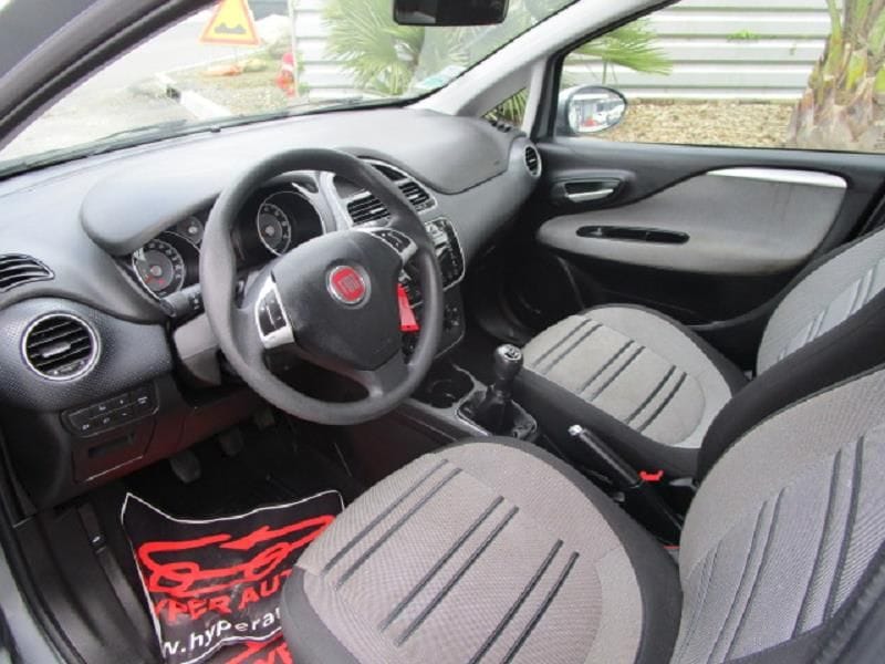 Fiat Punto avec Entrée audio / iPod