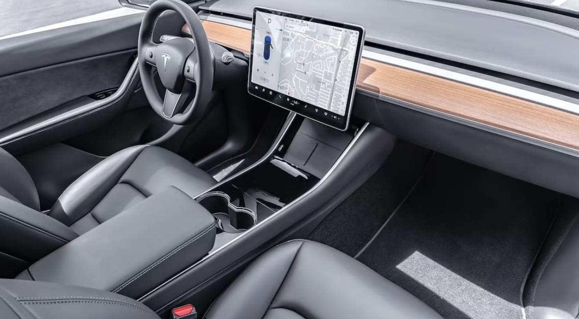 Tesla Model Y Long Range with Cruise control