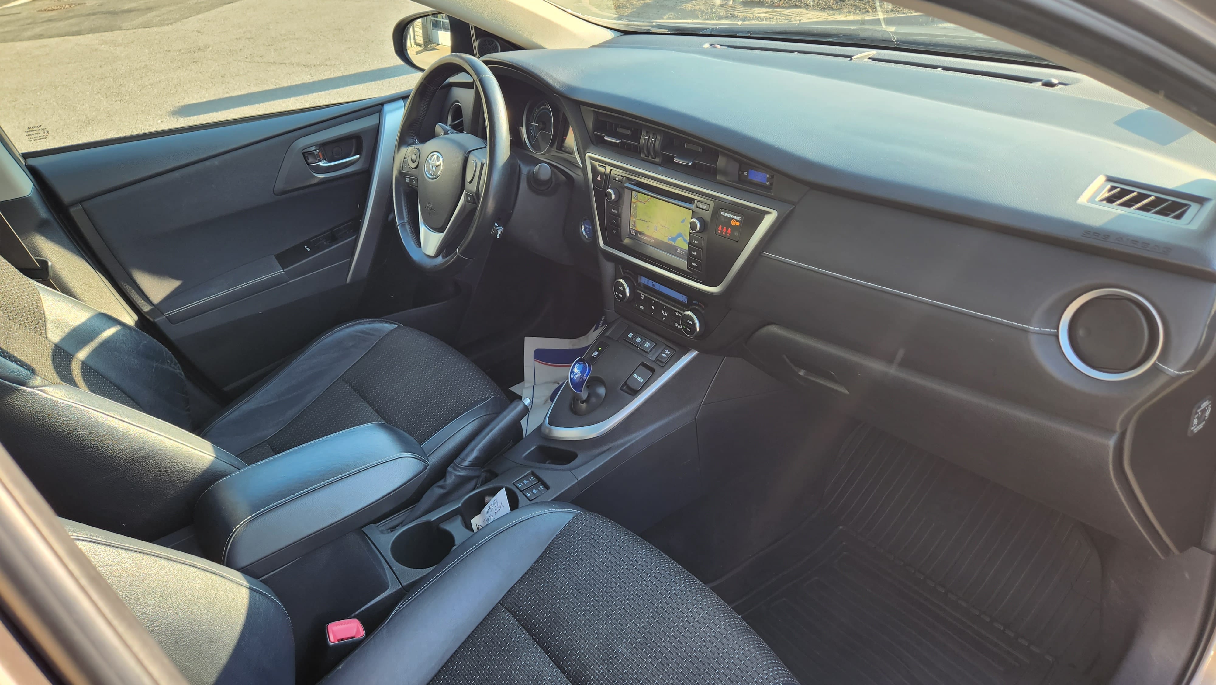 Toyota Auris 1,8 Bensin/Hybrid AutomatGir with Cruise control