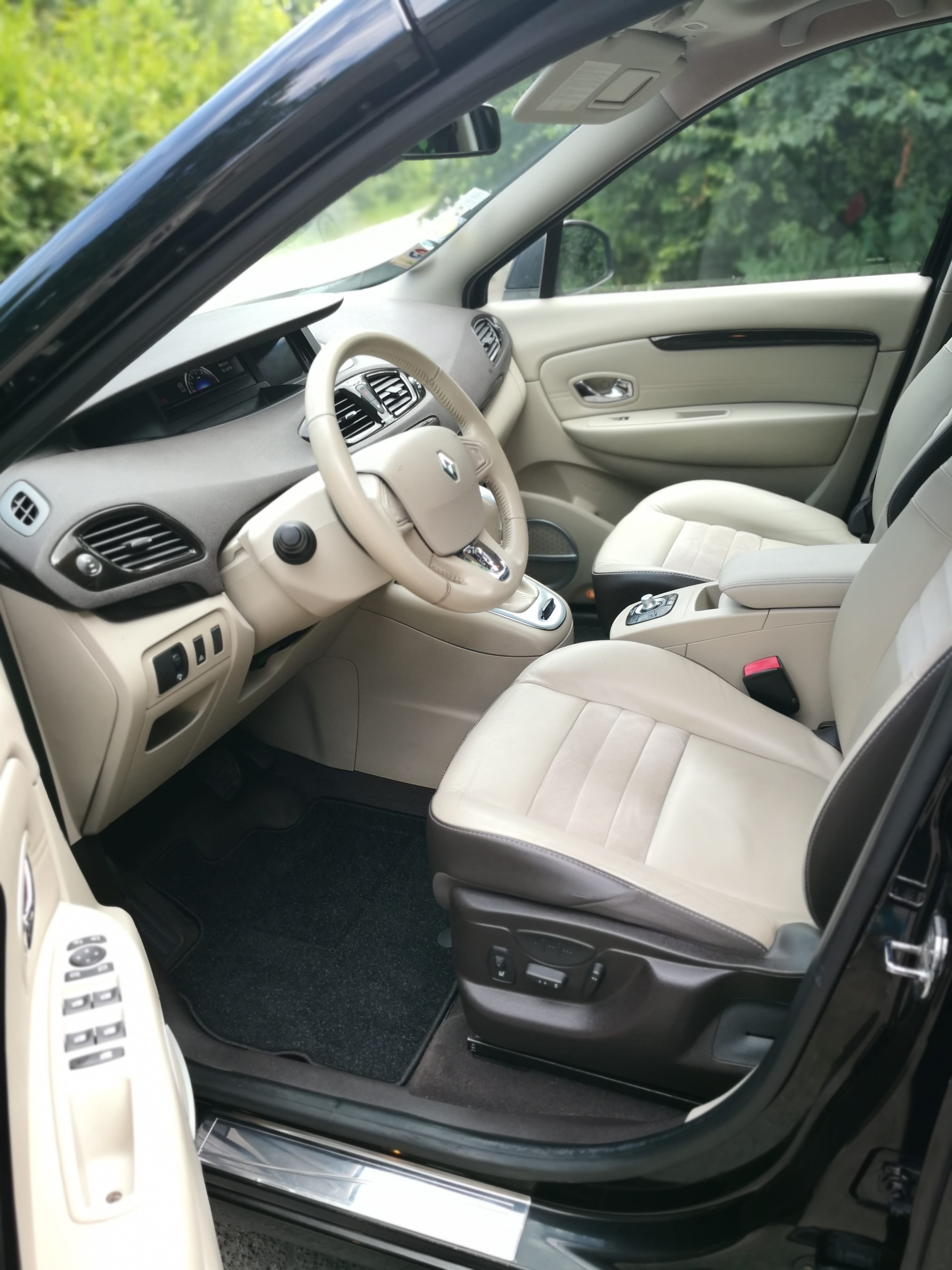 Renault Scenic avec Entrée audio / iPod