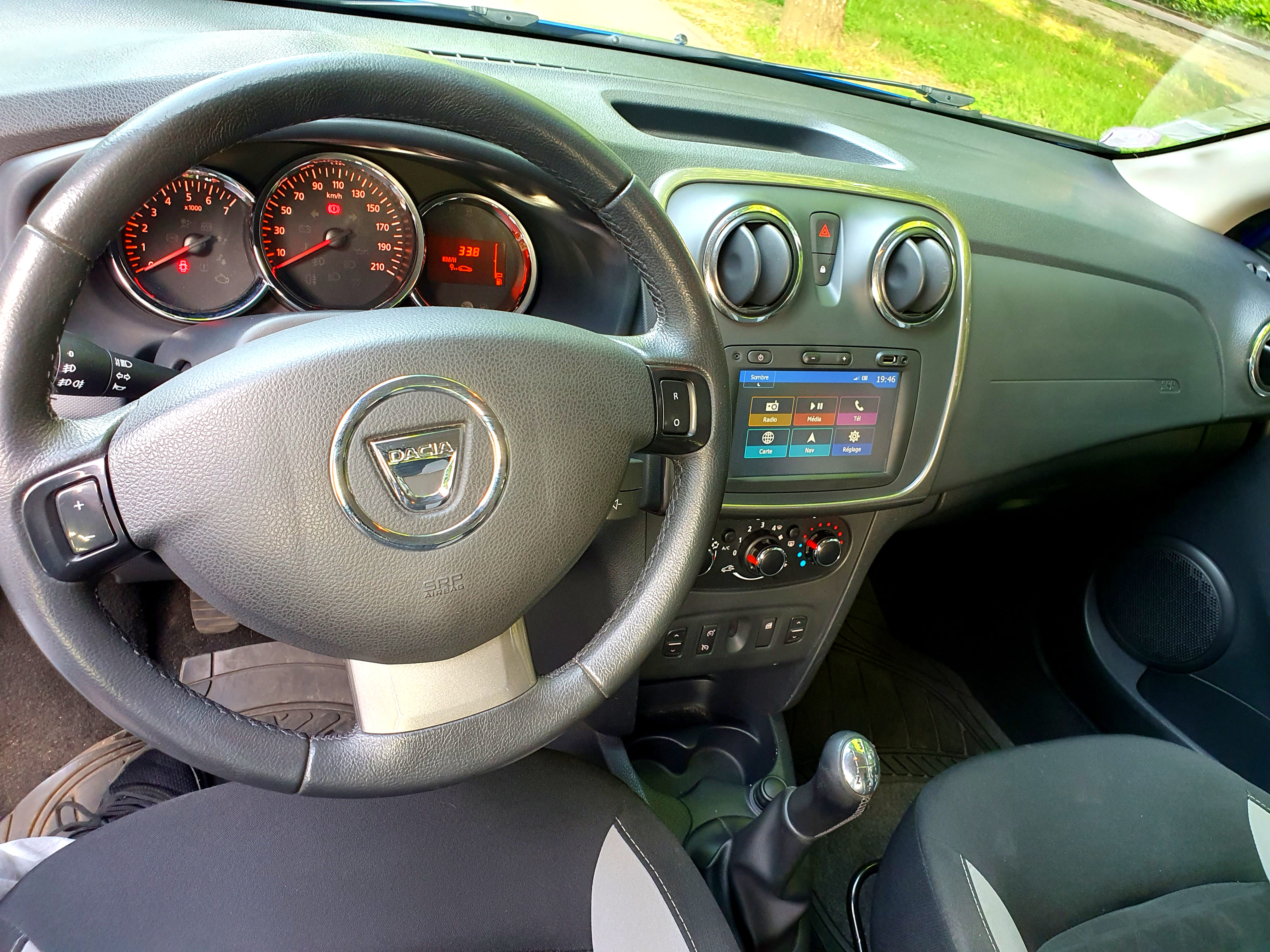 Dacia Sandero Stepway avec Autoradio