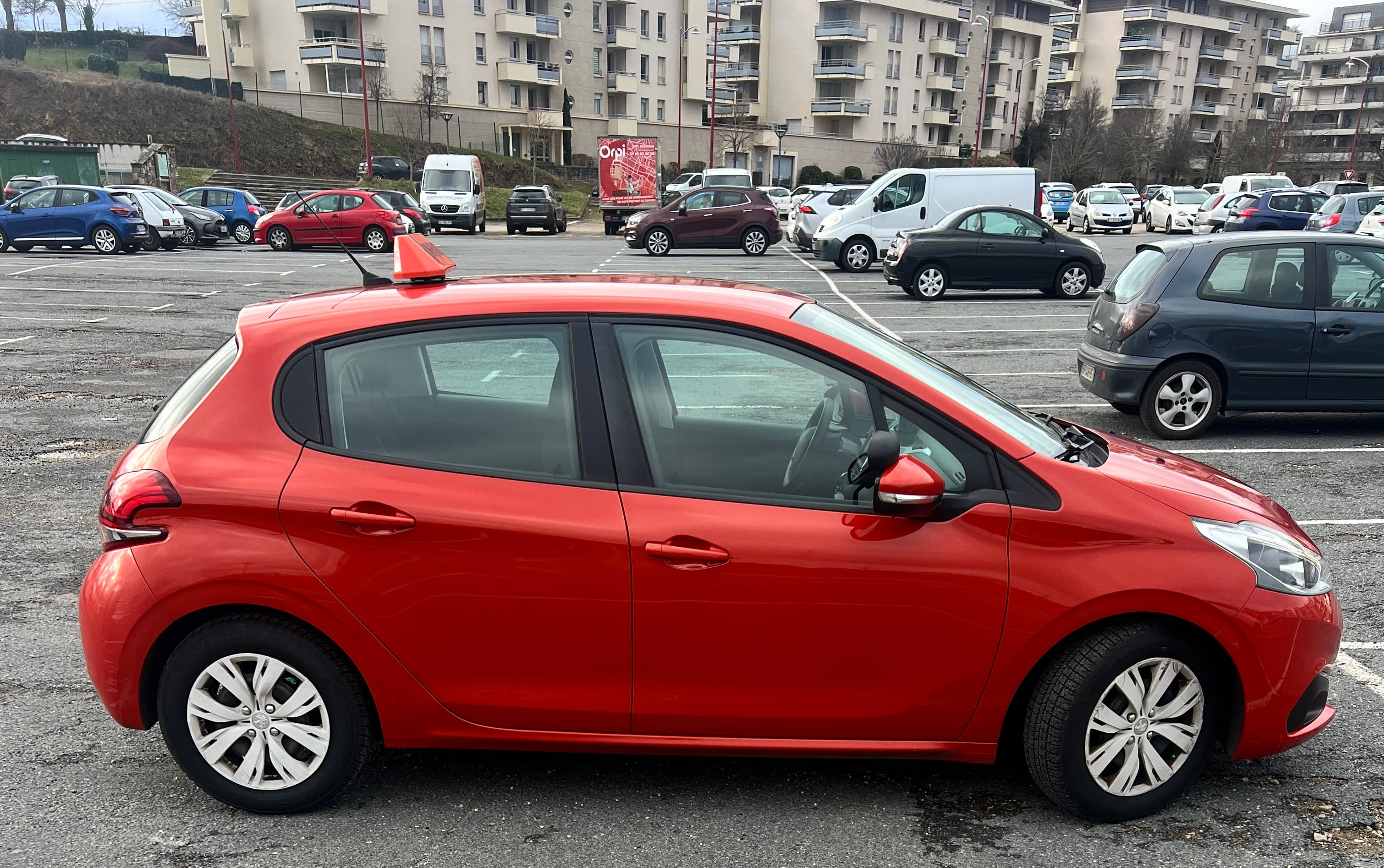 Peugeot 208 Auto école avec Climatisation