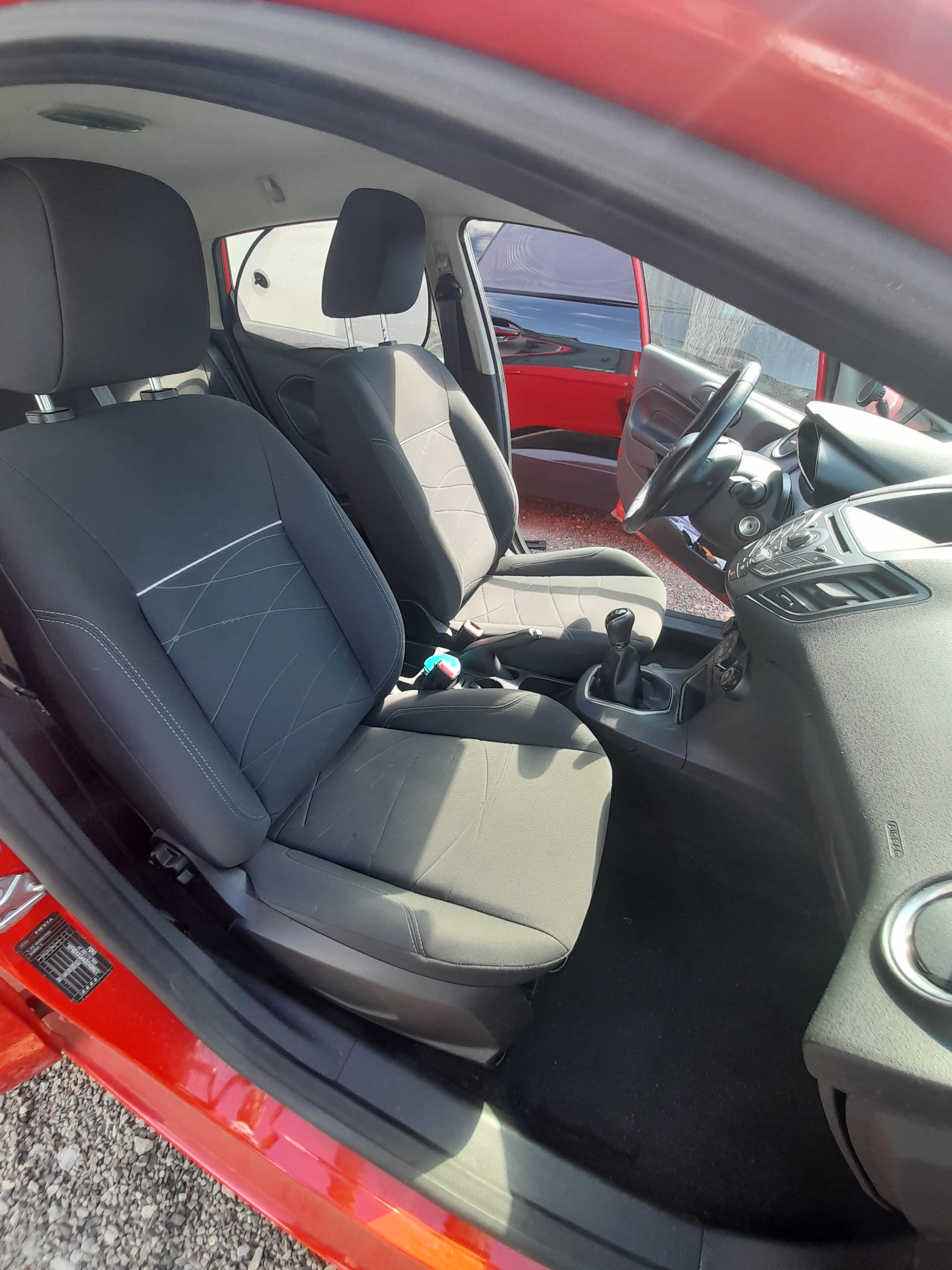 Ford Fiesta avec Entrée audio / iPod