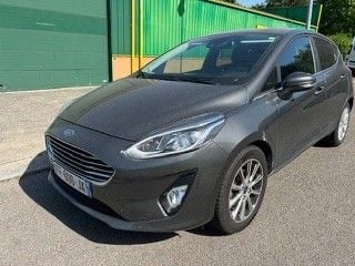 Ford Fiesta avec Autoradio