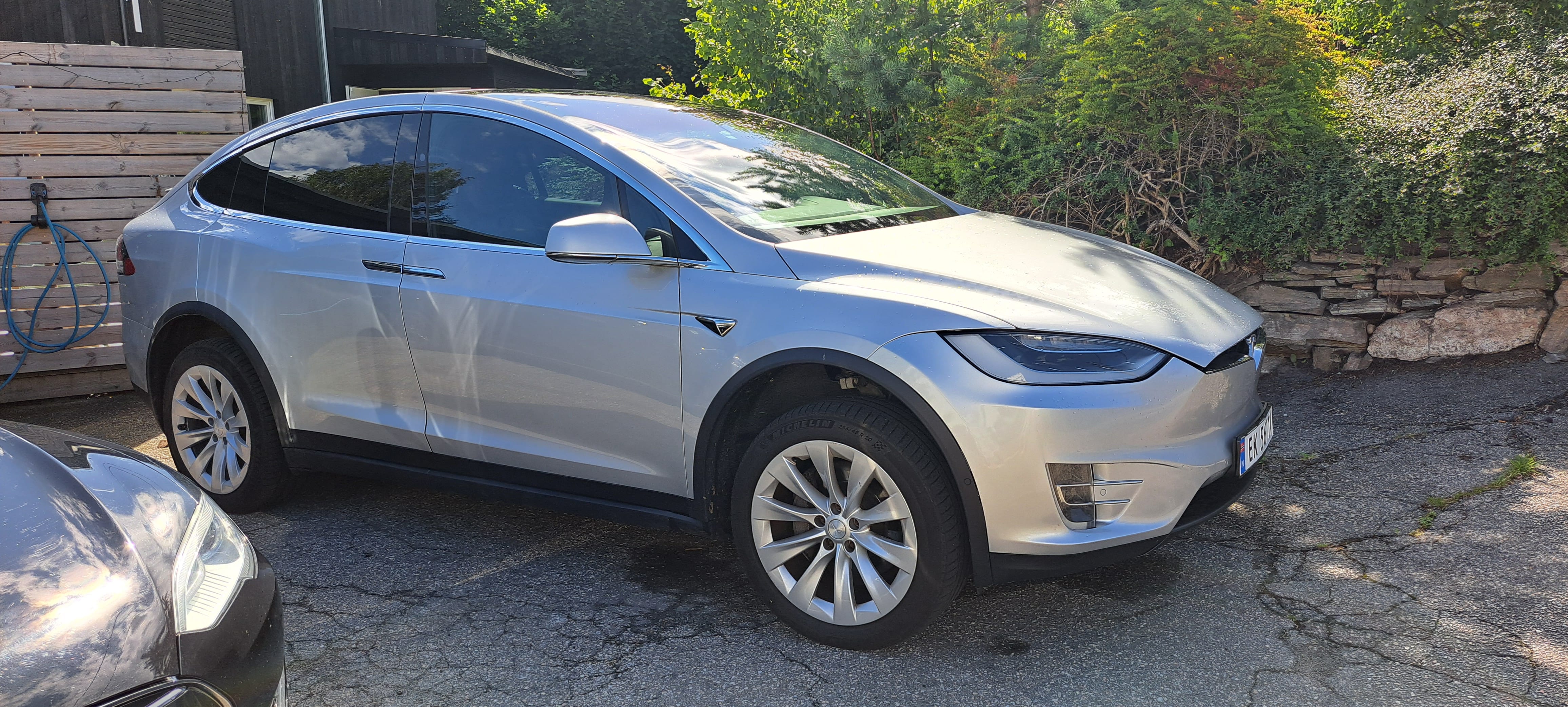 Tesla Model X med Aircondition