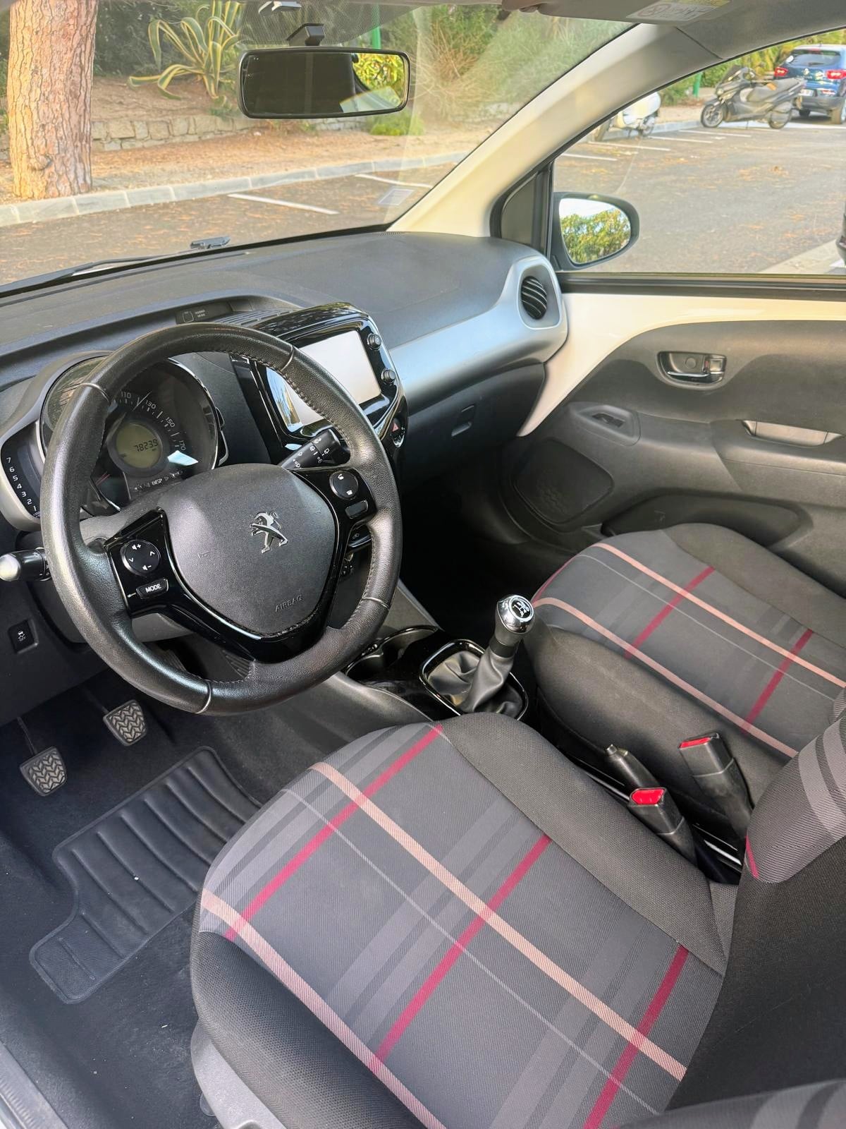 Peugeot 108 Essence avec Régulateur de vitesse