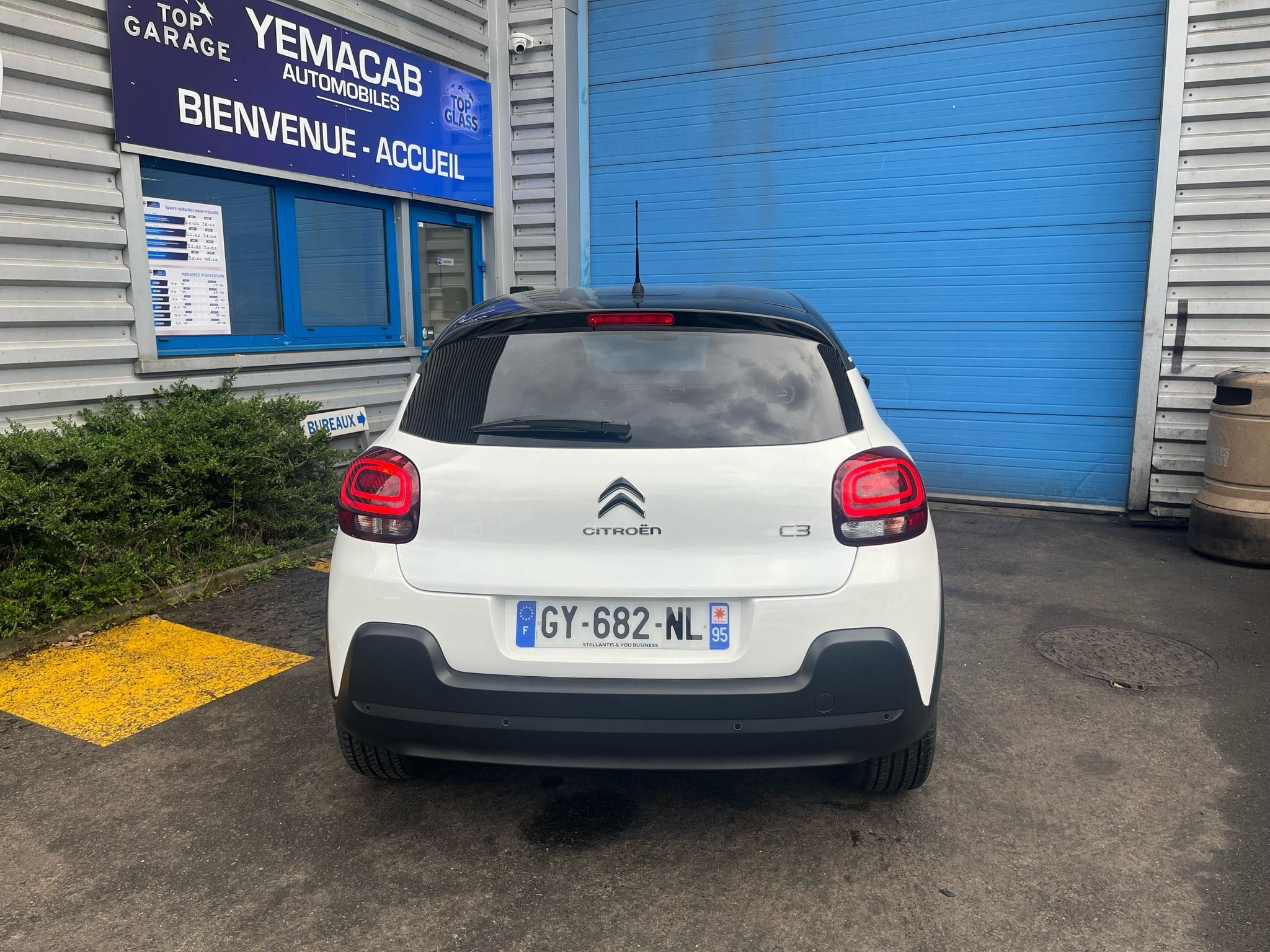Citroen C3 DERNIERE GENERATION CarPlay, Clim Auto Radar de Recul Régulateur de vitesse avec Audio Bluetooth