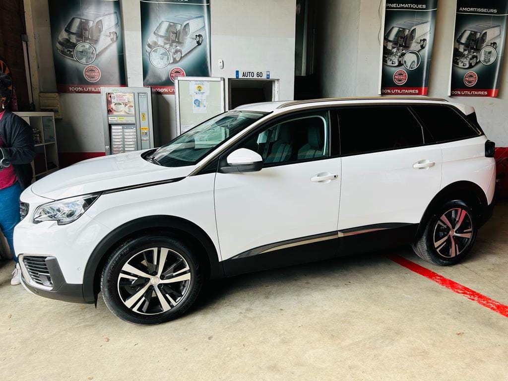 Peugeot 5008 avec Climatisation