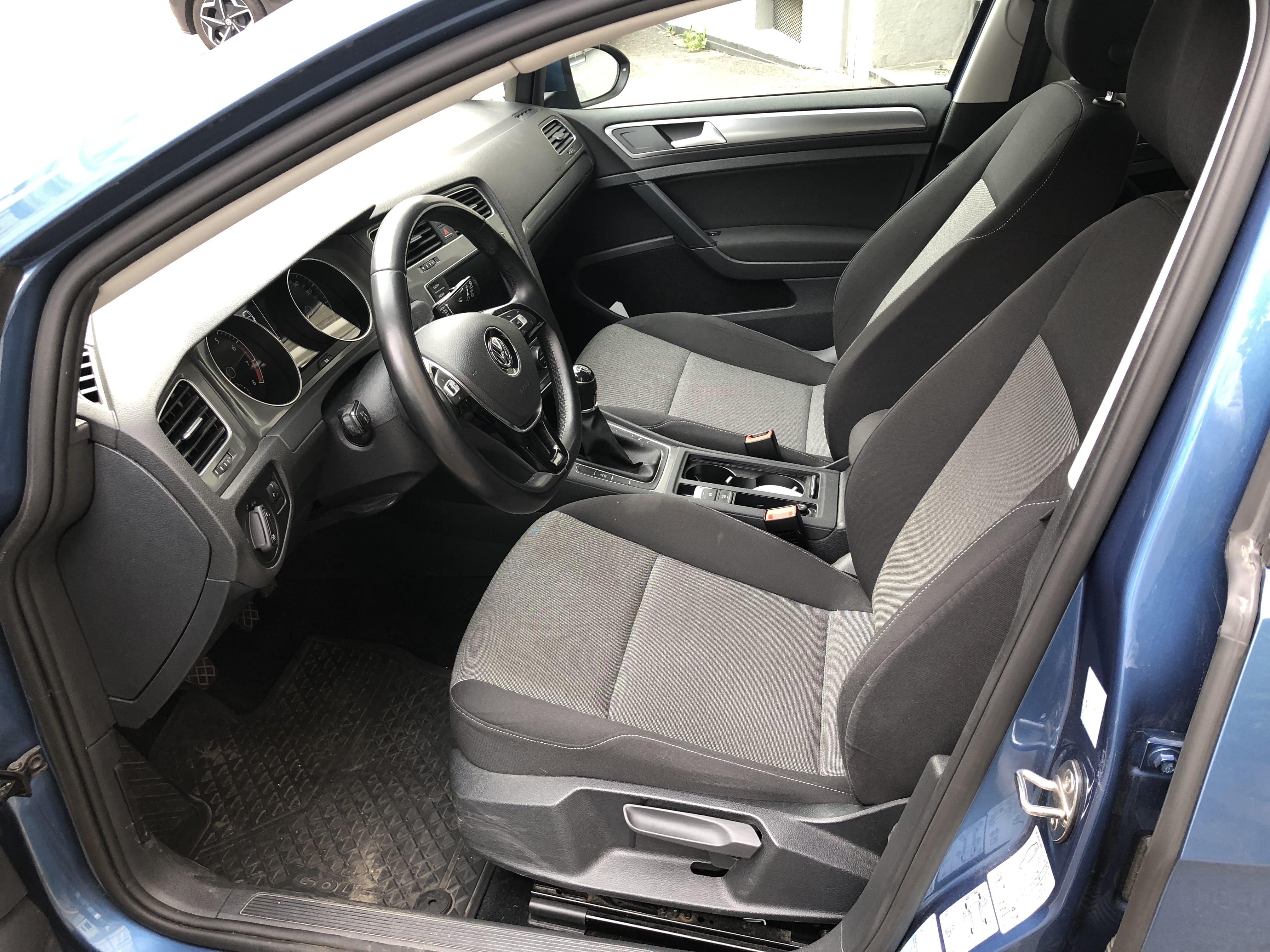Volkswagen Golf med Lydinngang