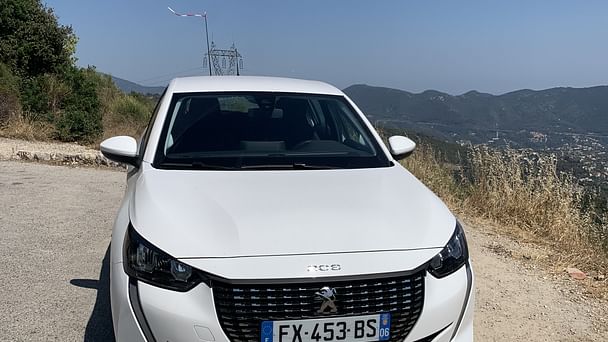 Peugeot 208 S&S BVM5 avec GPS