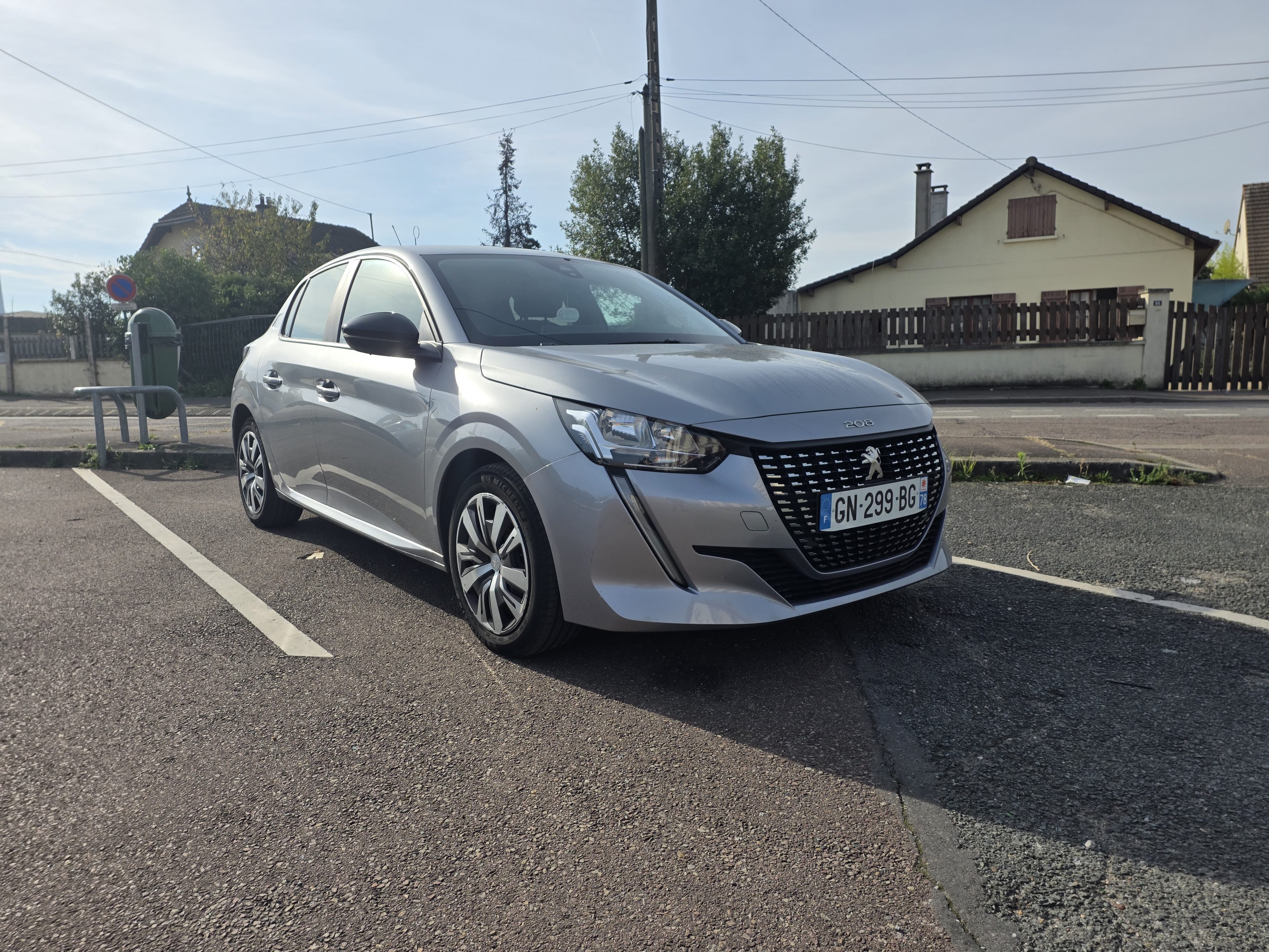 Peugeot 208 ACTIVE PACK PURETECH 75CH BVM avec Climatisation