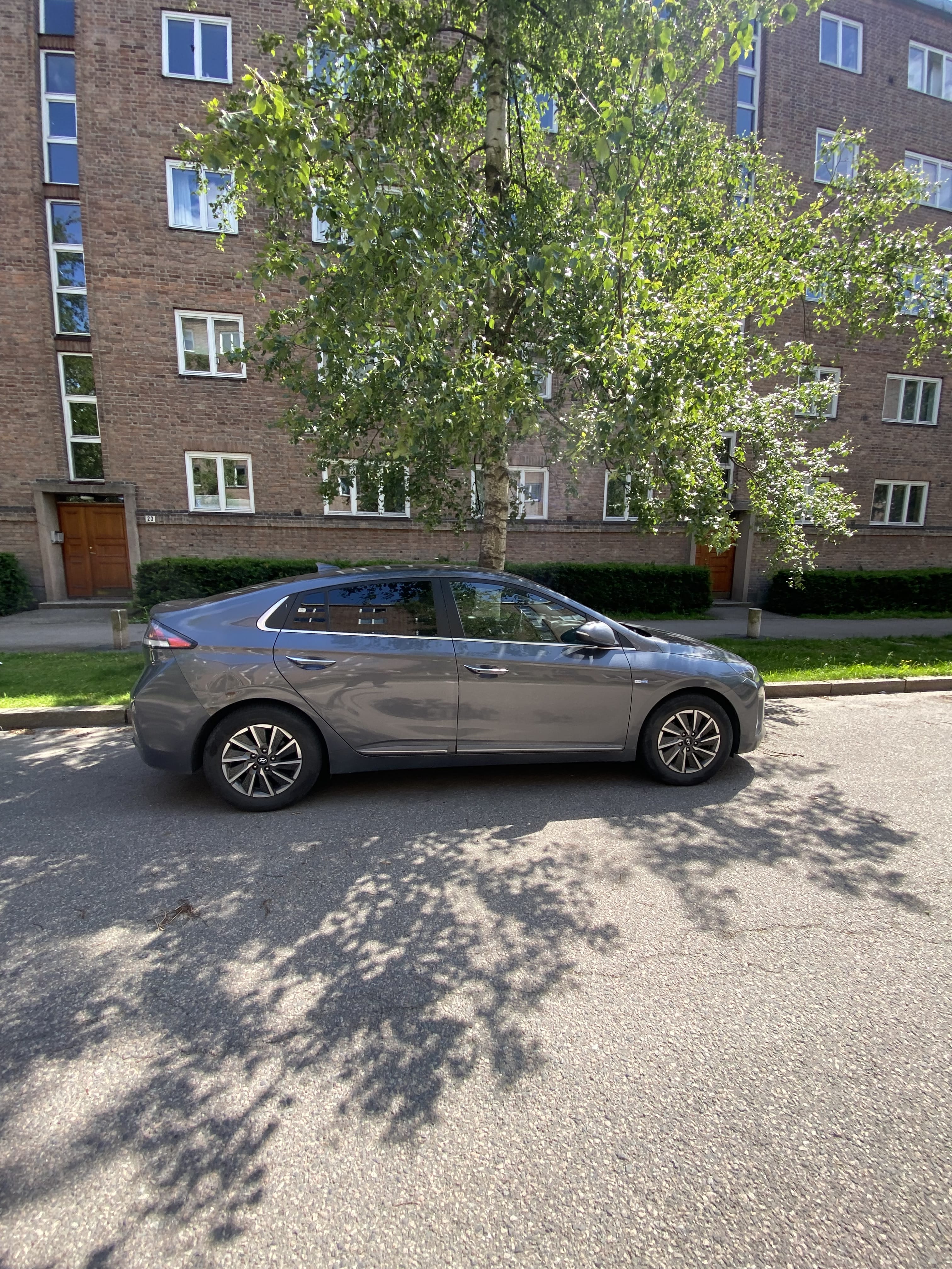 Hyundai Ioniq with Air conditioning