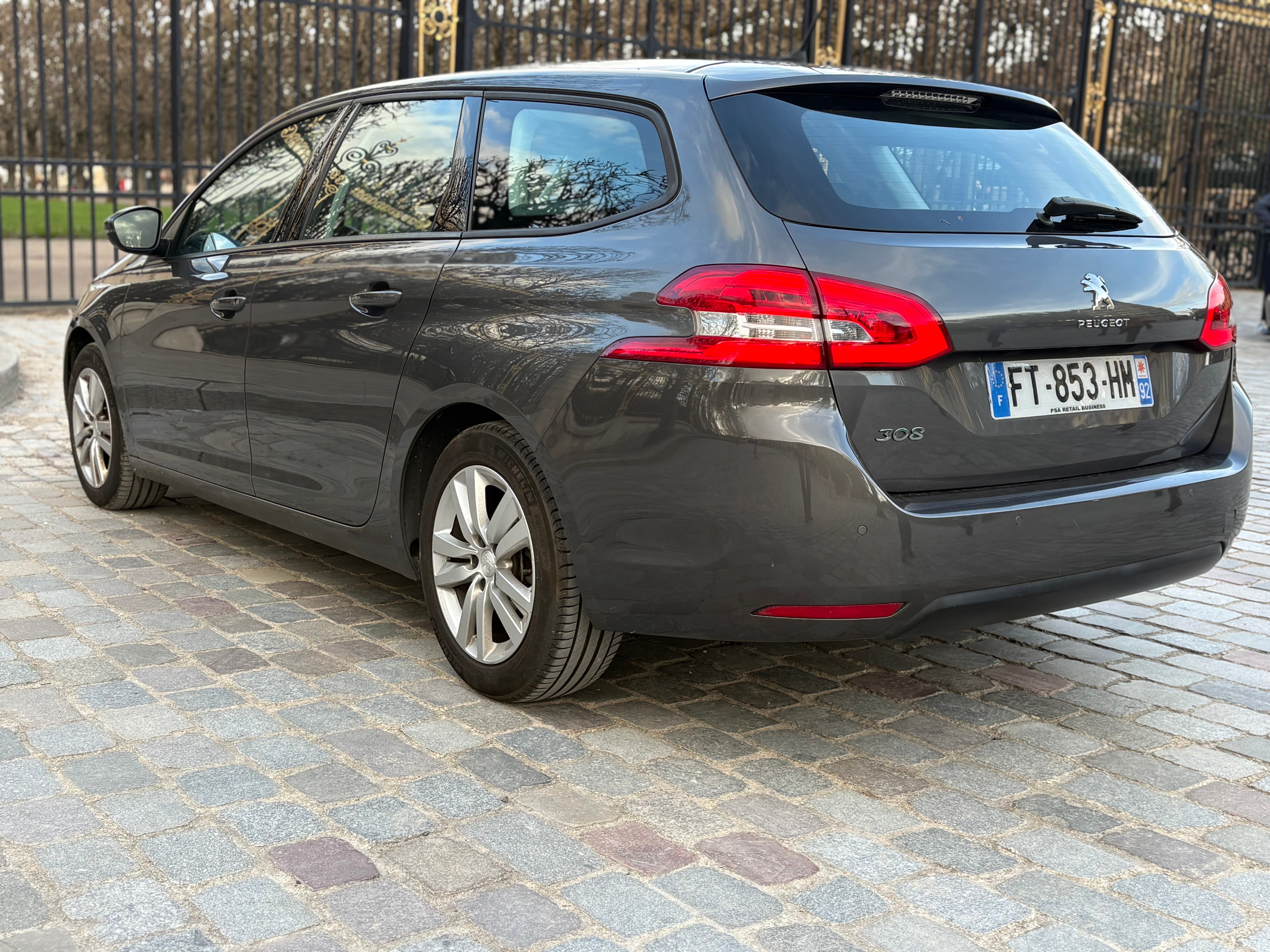 Peugeot 308 SW 130ch HDI - Gare Montparnasse avec GPS