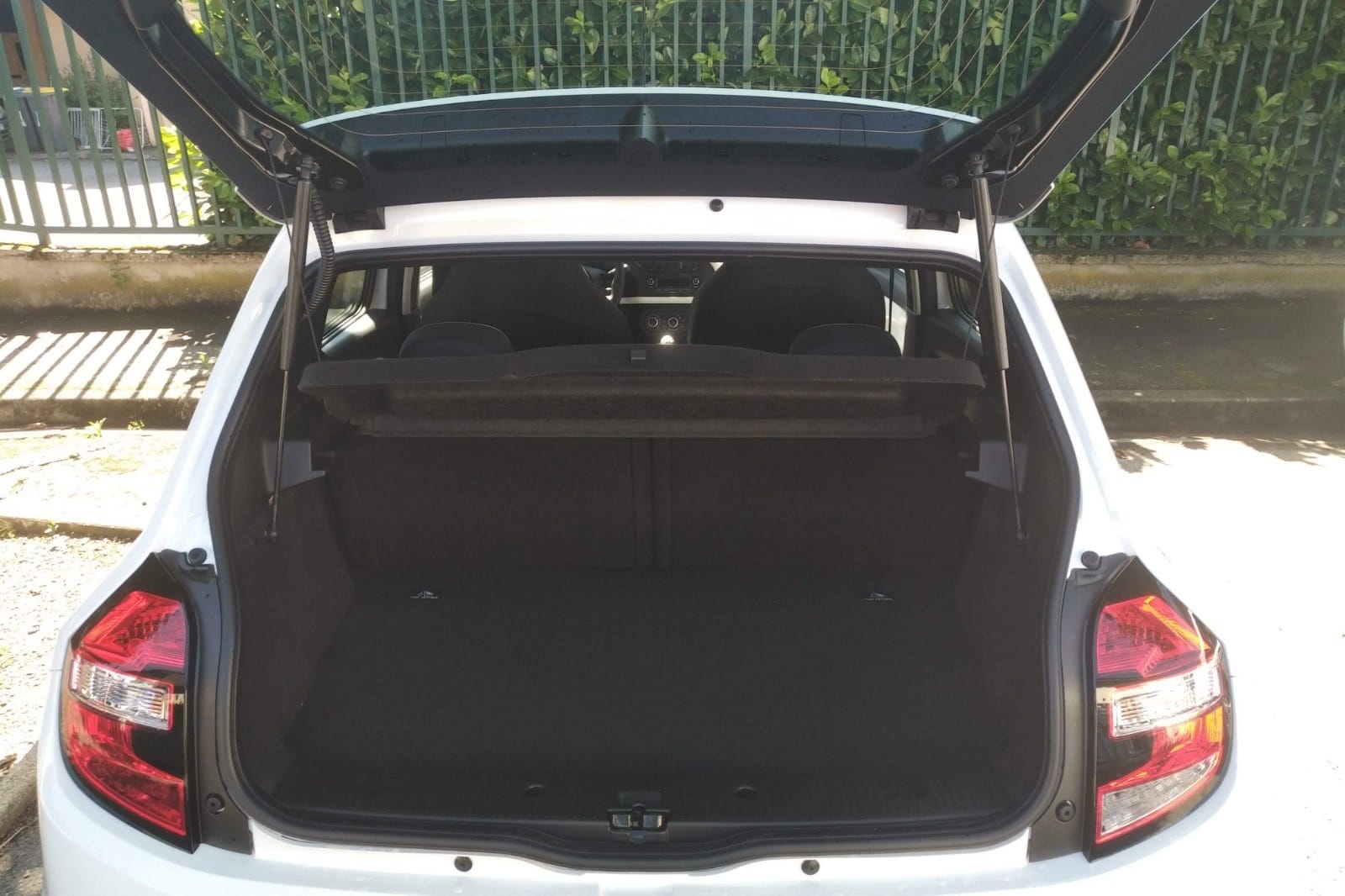 Renault Twingo avec Entrée audio / iPod