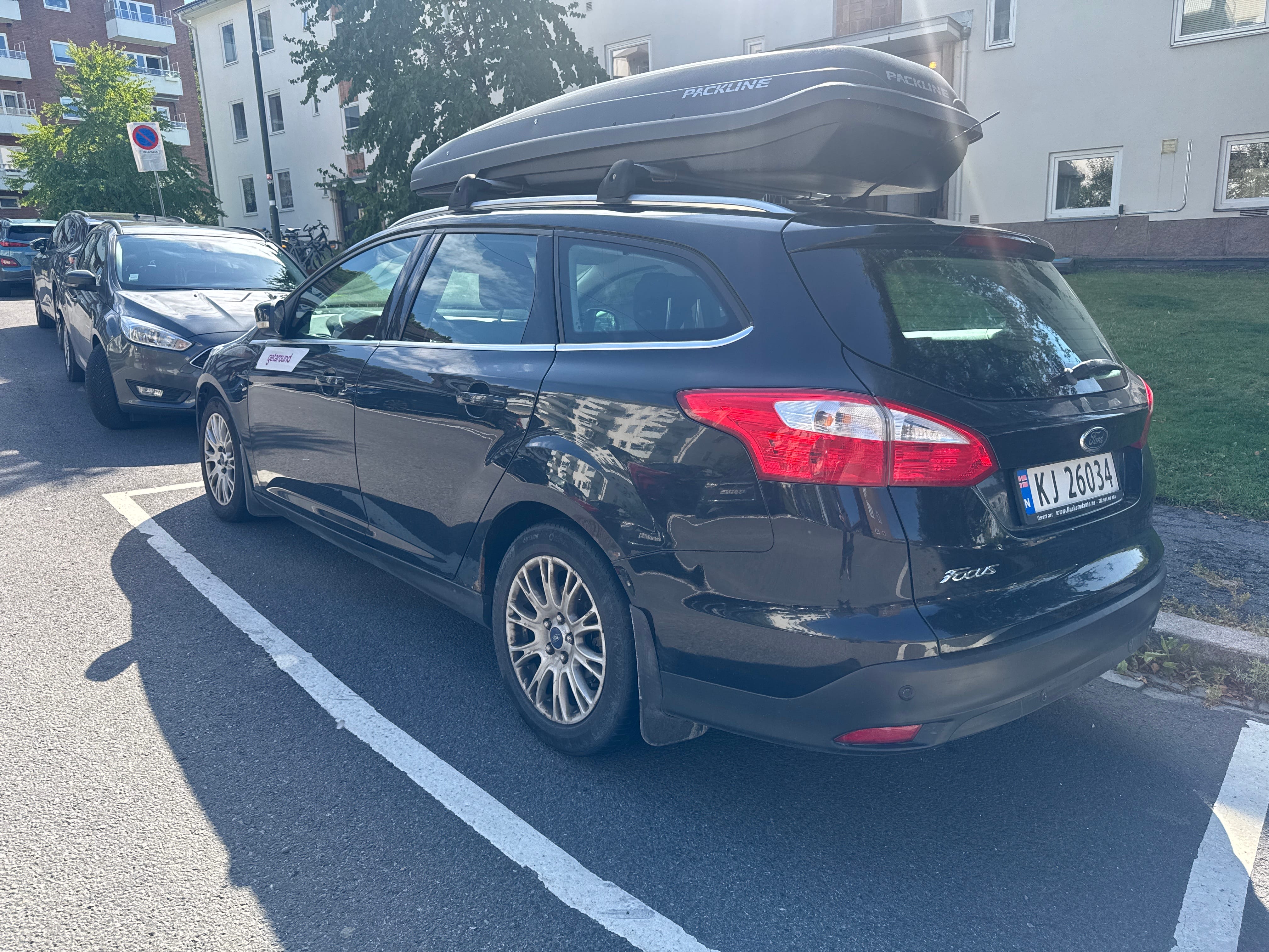 Ford Focus mit Dachbox