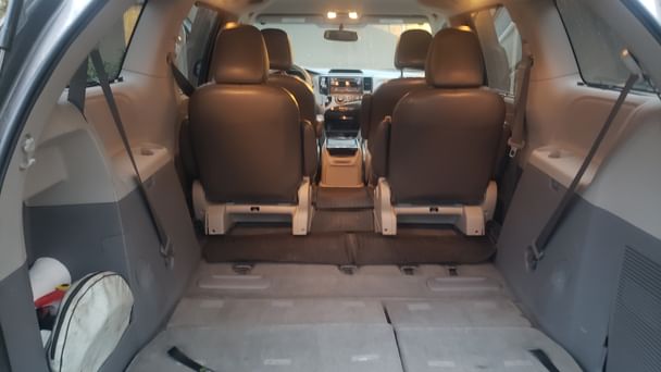 Toyota Sienna LE 7-Passenger with Four-wheel drive