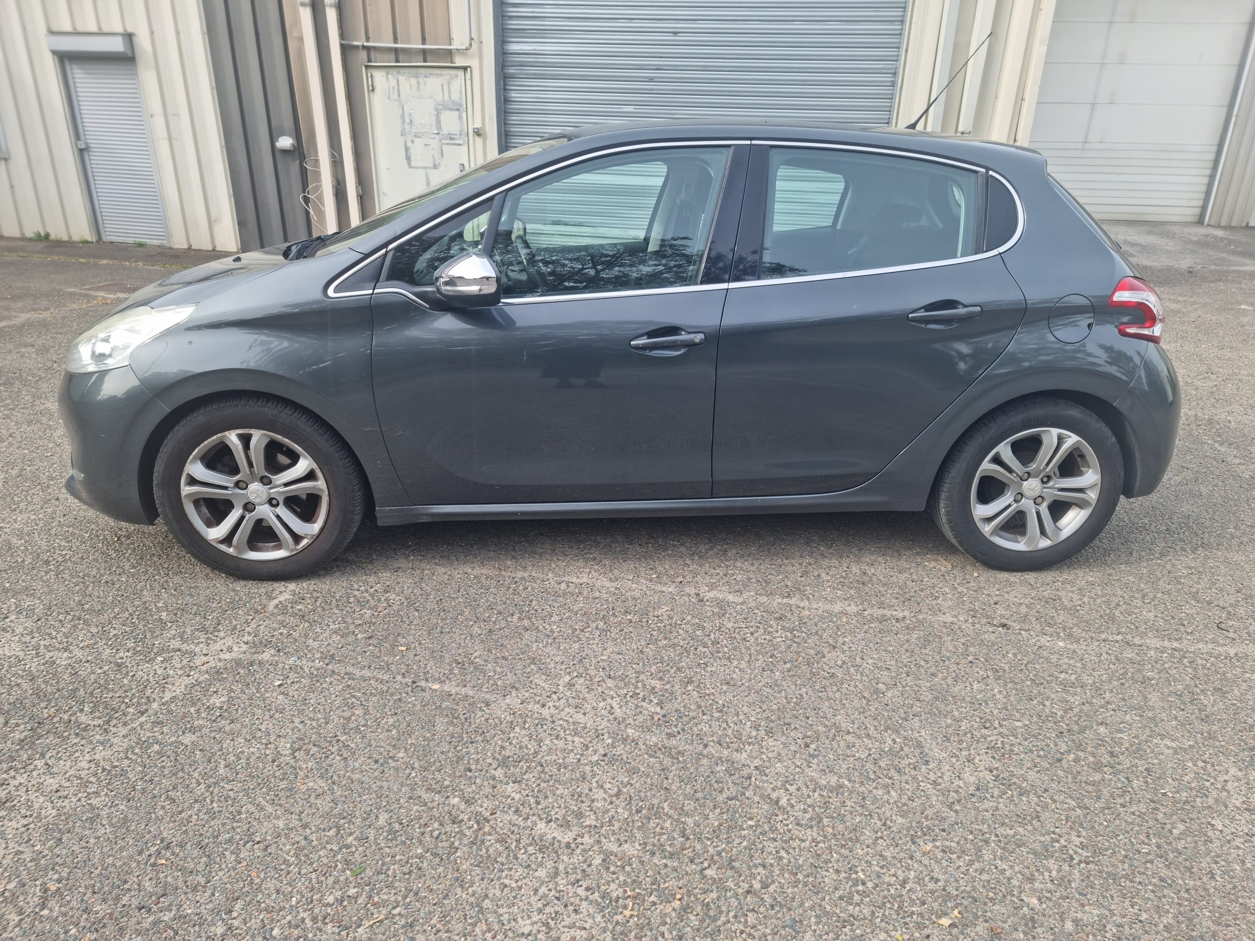Peugeot 208 1.4 HDI avec Climatisation