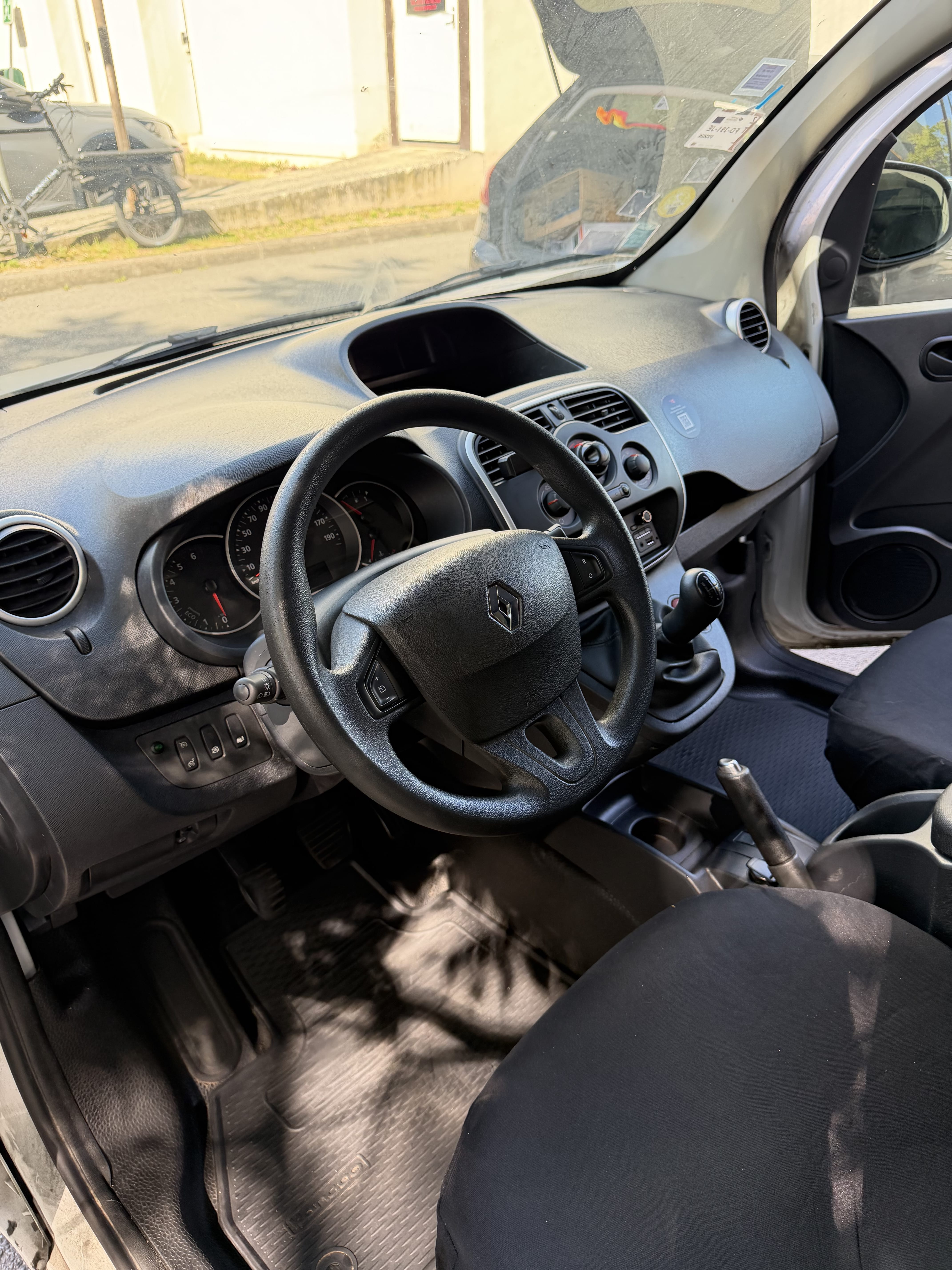 Renault Kangoo Fourgon avec Entrée audio / iPod