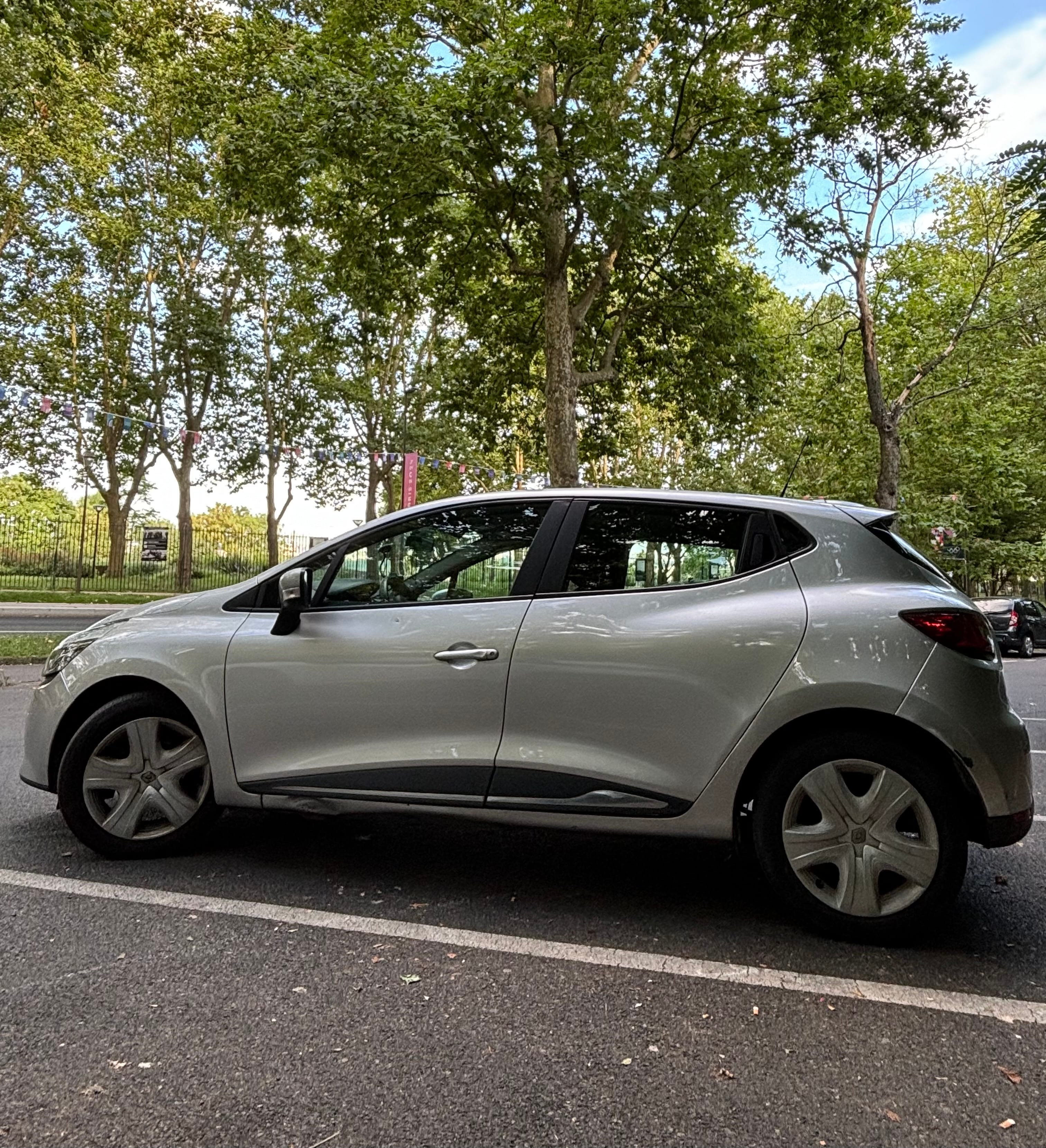 Renault Clio avec Climatisation