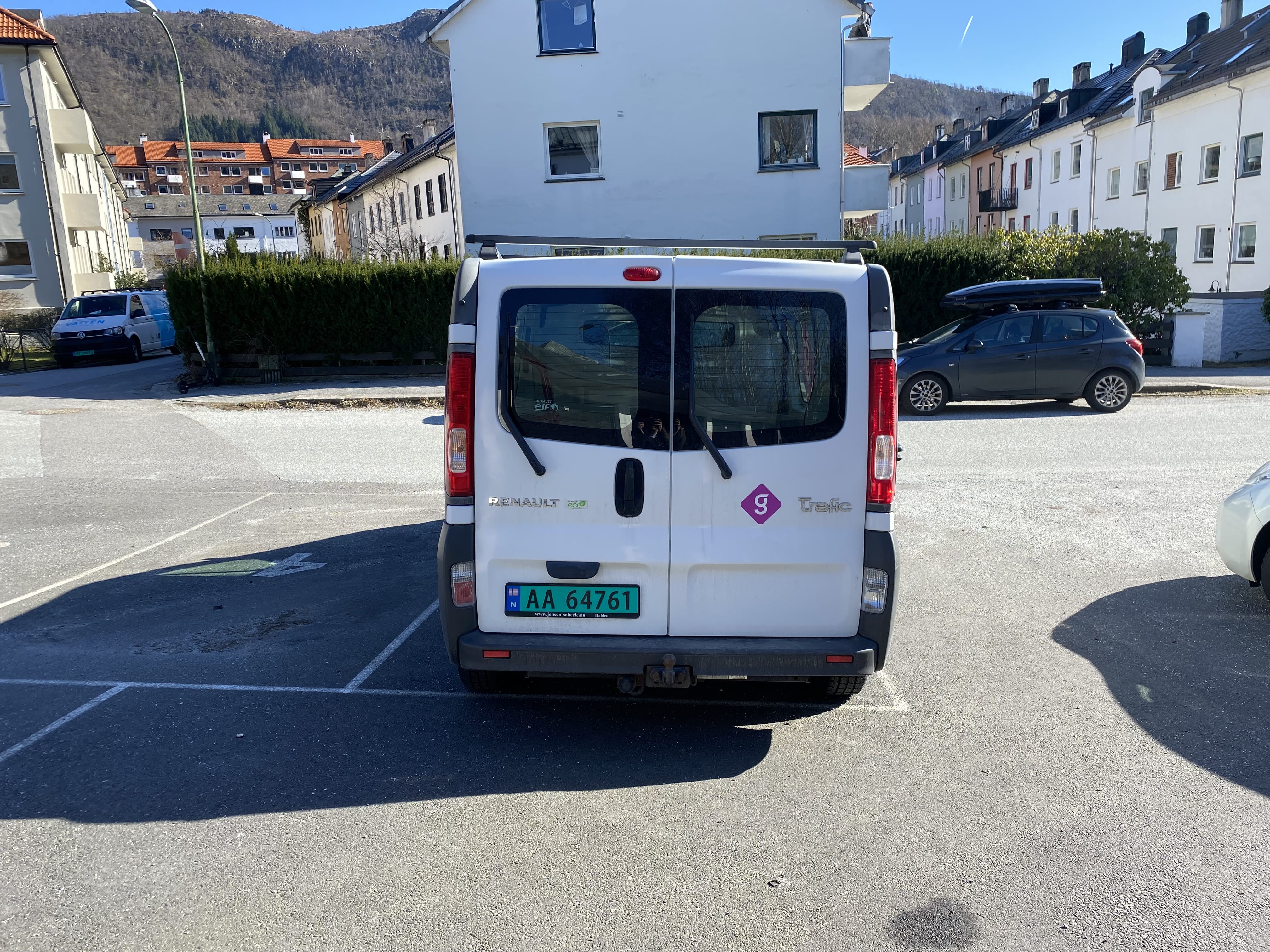 Renault Trafic Diesel - Stort lasterom - sommerdekk med Bluetooth audio