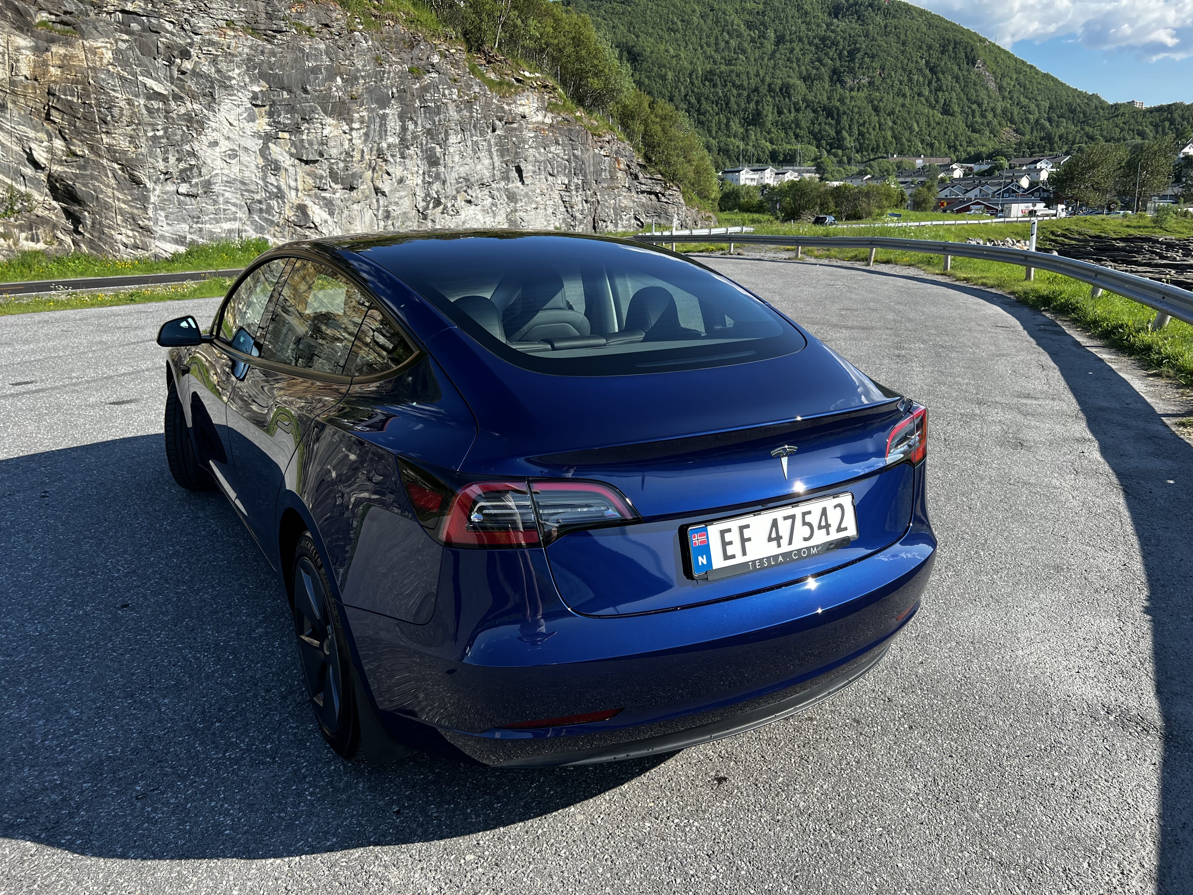 Tesla Model 3 med GPS