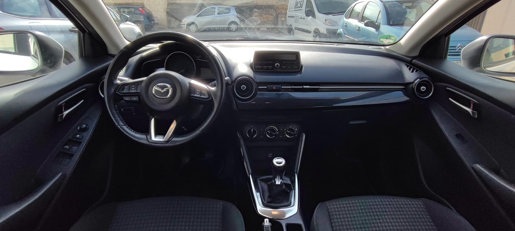 Mazda 2 con Audio Bluetooth