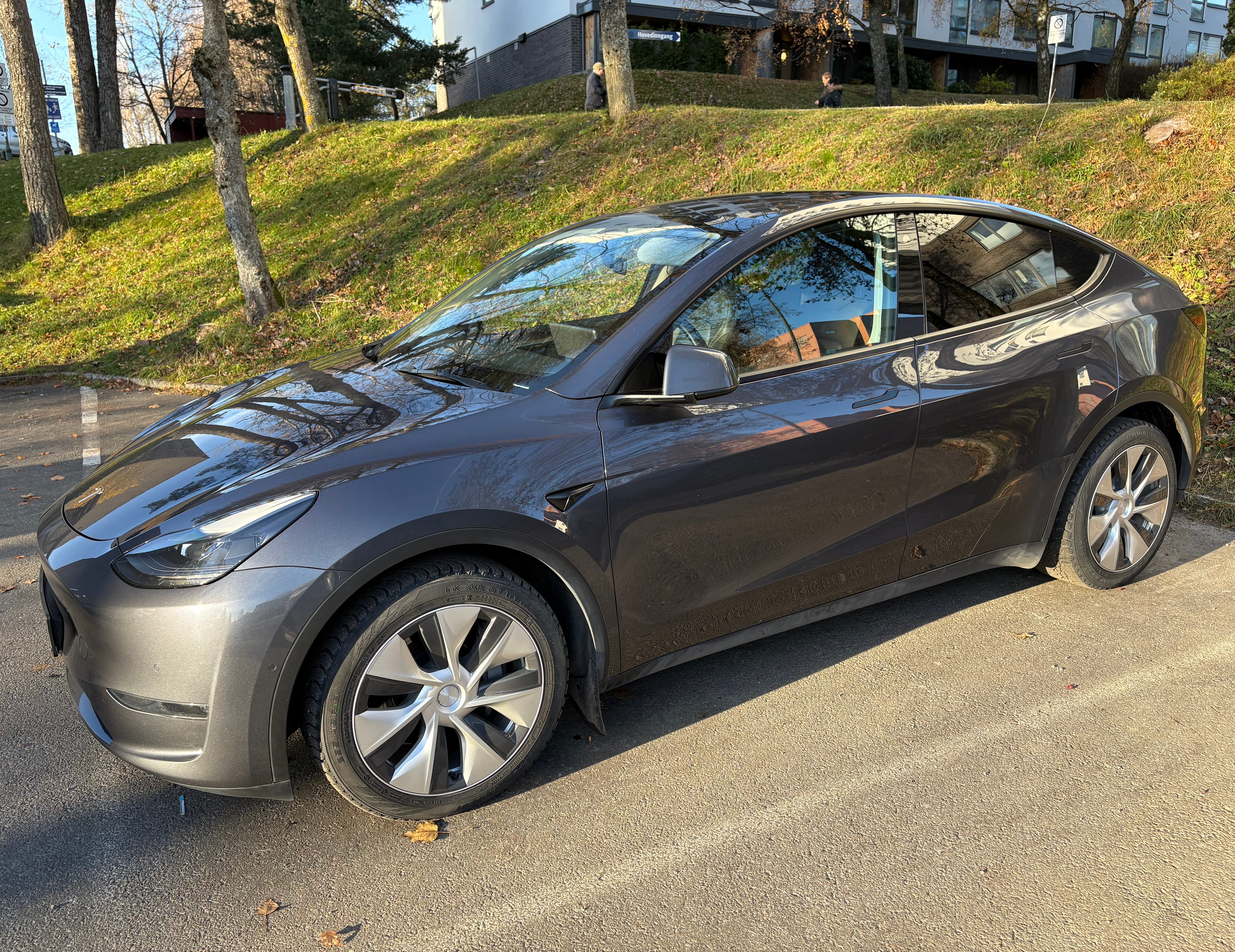 Tesla Model Y  - Bilen som passer til det meste mit Klimaanlage