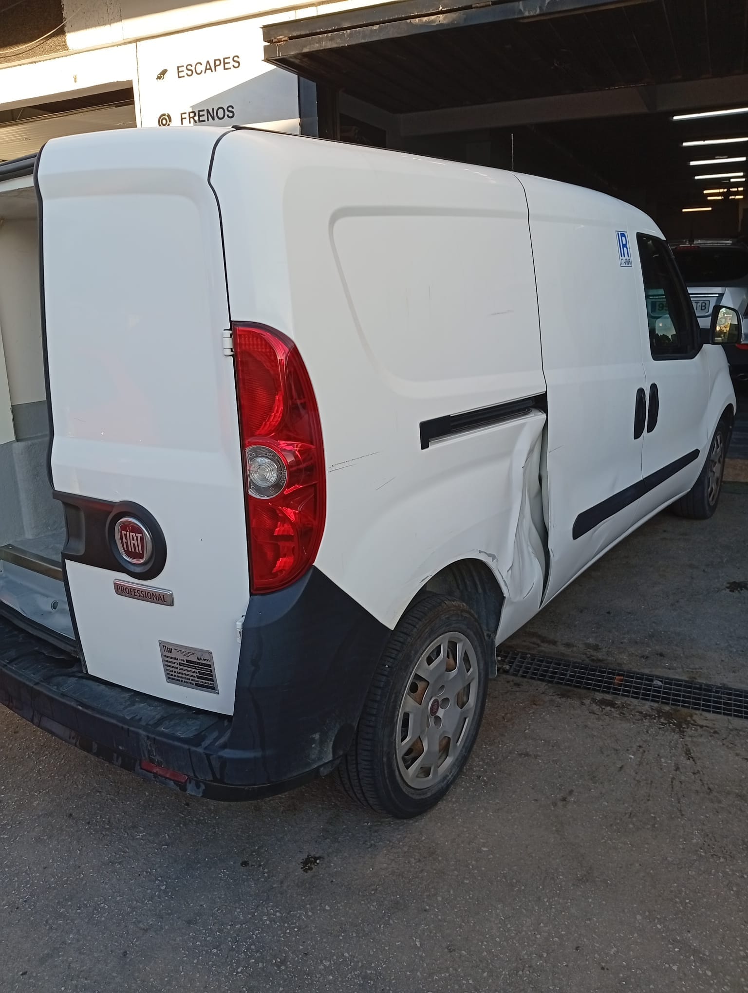 Fiat Doblo Cargo med Bluetooth audio