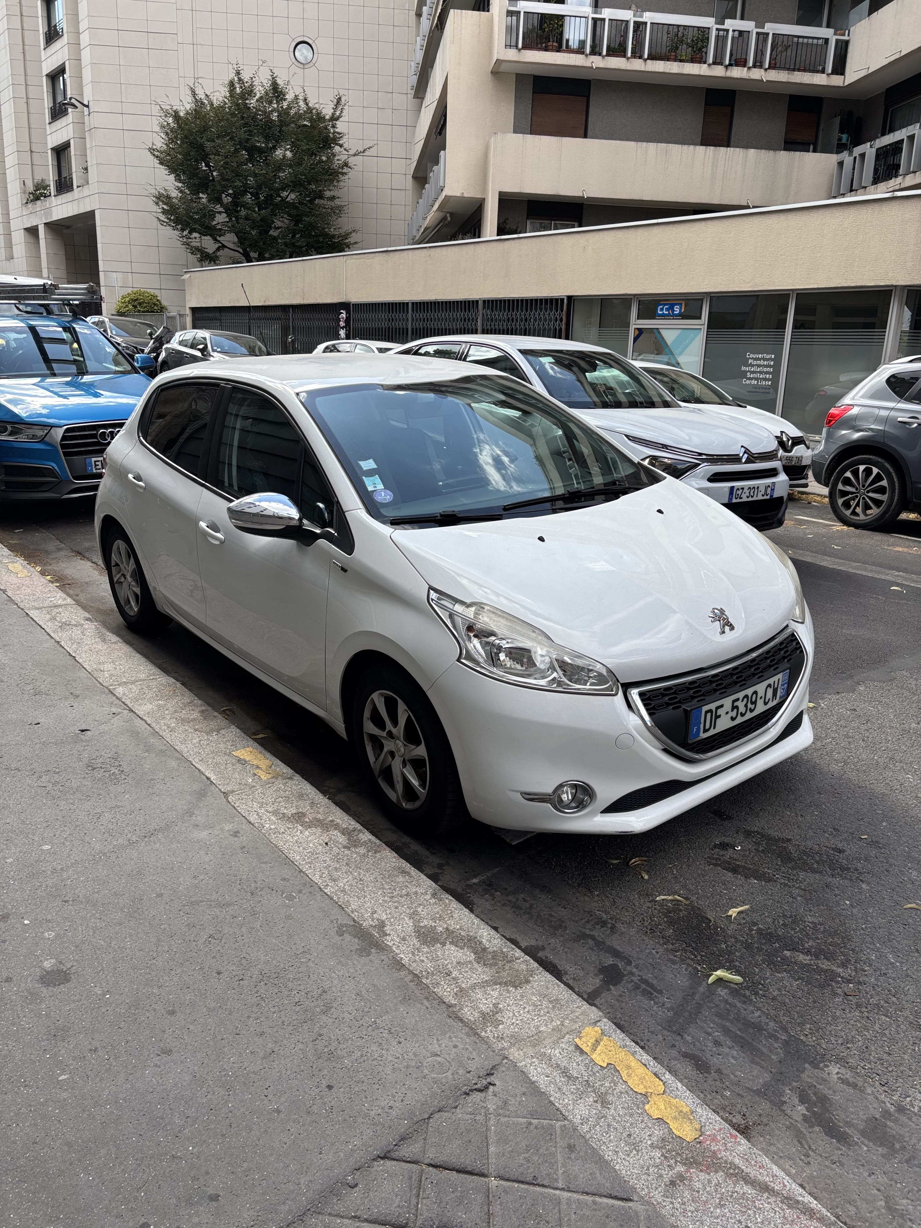 Peugeot 208  1.2 vti 82 SP98 avec Climatisation