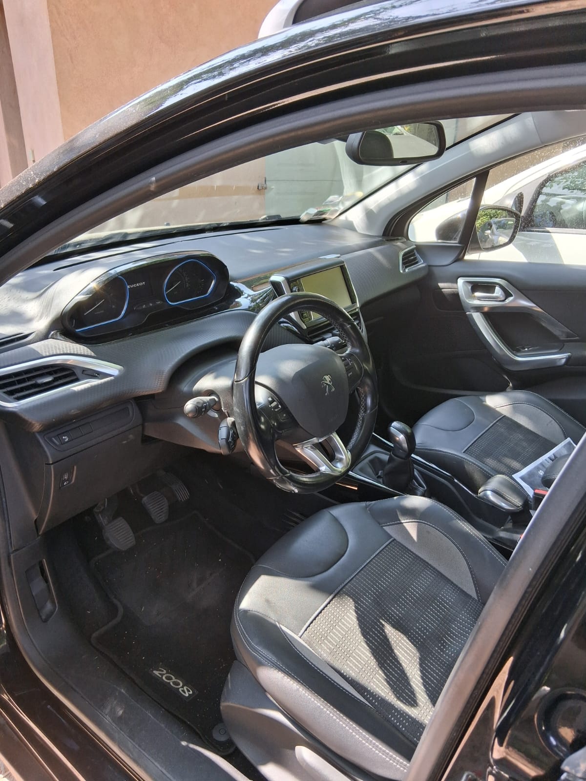 Peugeot 2008 met GPS