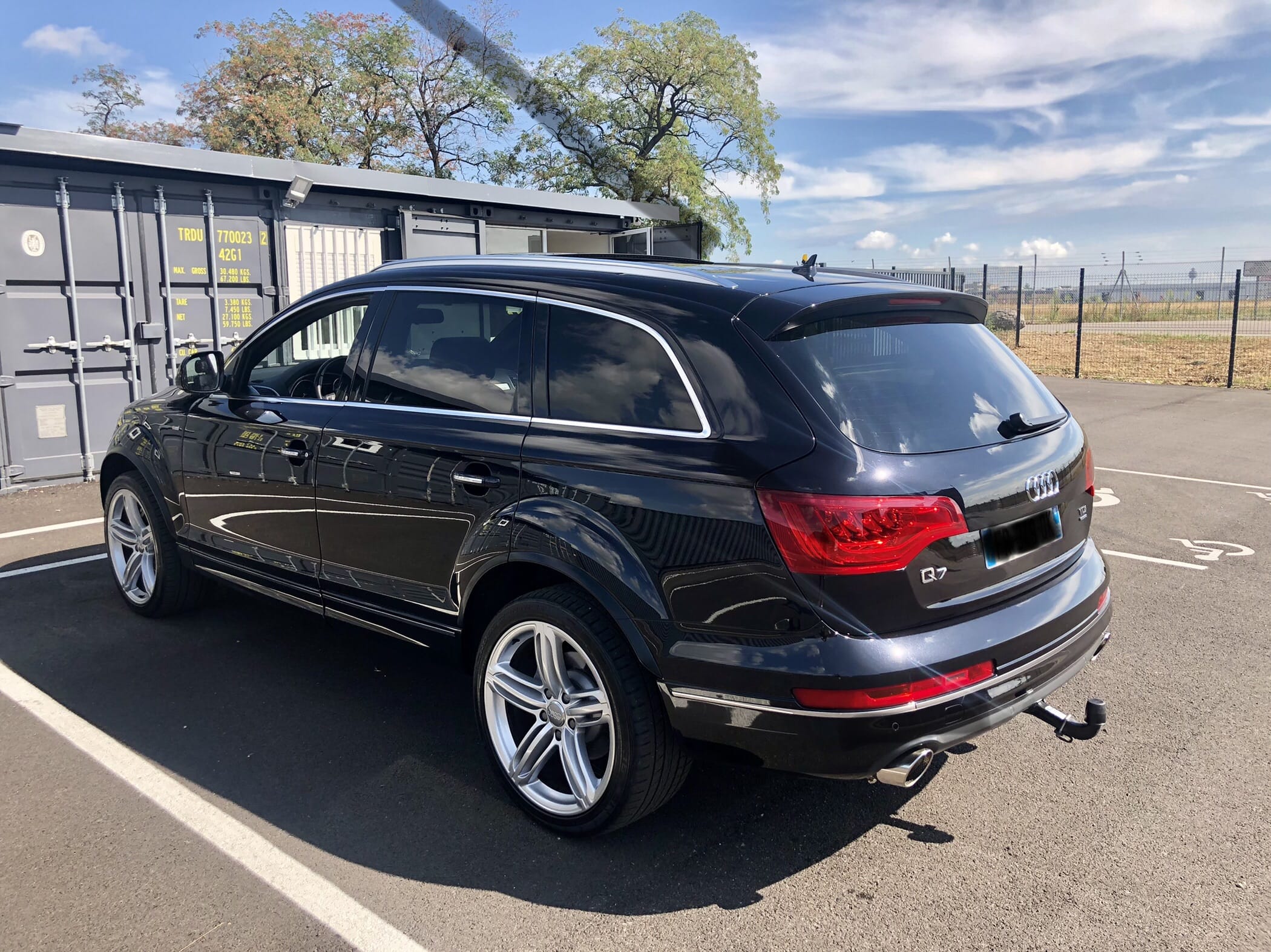 Audi Q7 3.0 TDI NOIR / TOIT OUVRANT / 7 places / CLIM / PUISSANT/ CONFORTABLE / LUXUEUX avec Climatisation