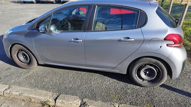 Peugeot 208 avec Climatisation